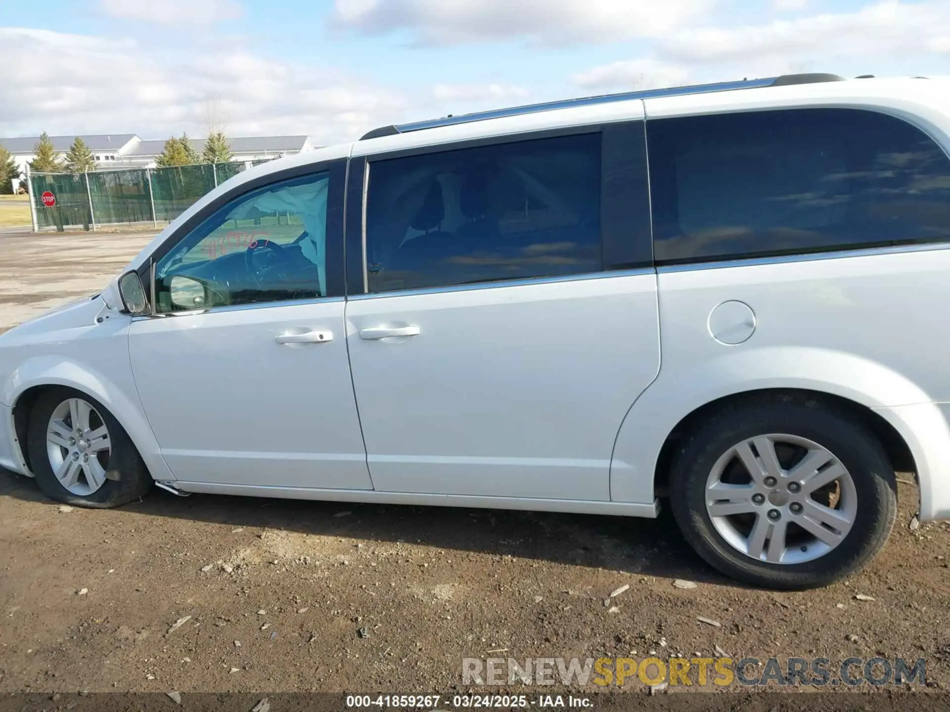 14 fotografías del automóvil dañado 2C4RDGCG4KR771745 DODGE GRAND CARAVAN 2019
