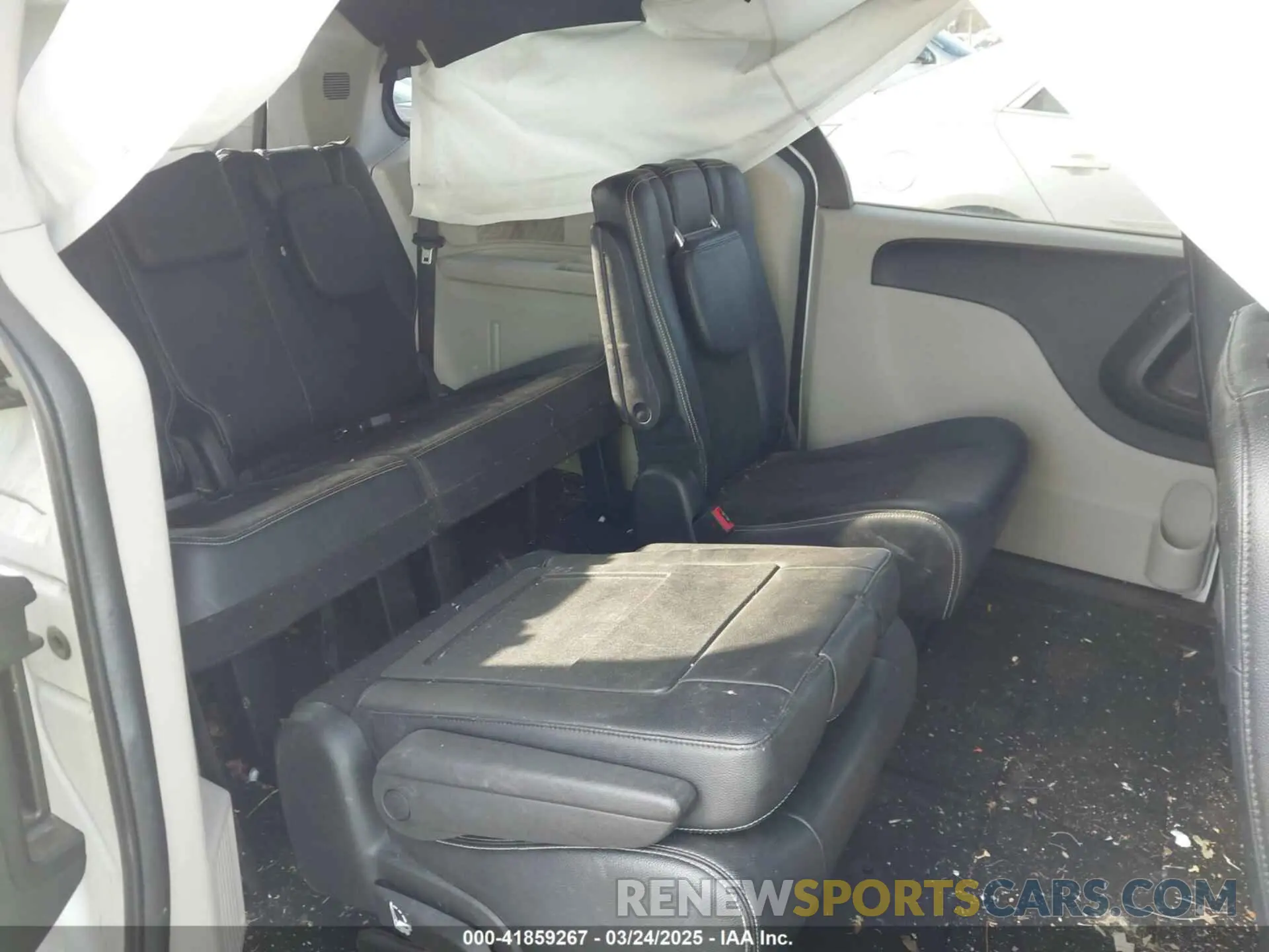 8 fotografías del automóvil dañado 2C4RDGCG4KR771745 DODGE GRAND CARAVAN 2019