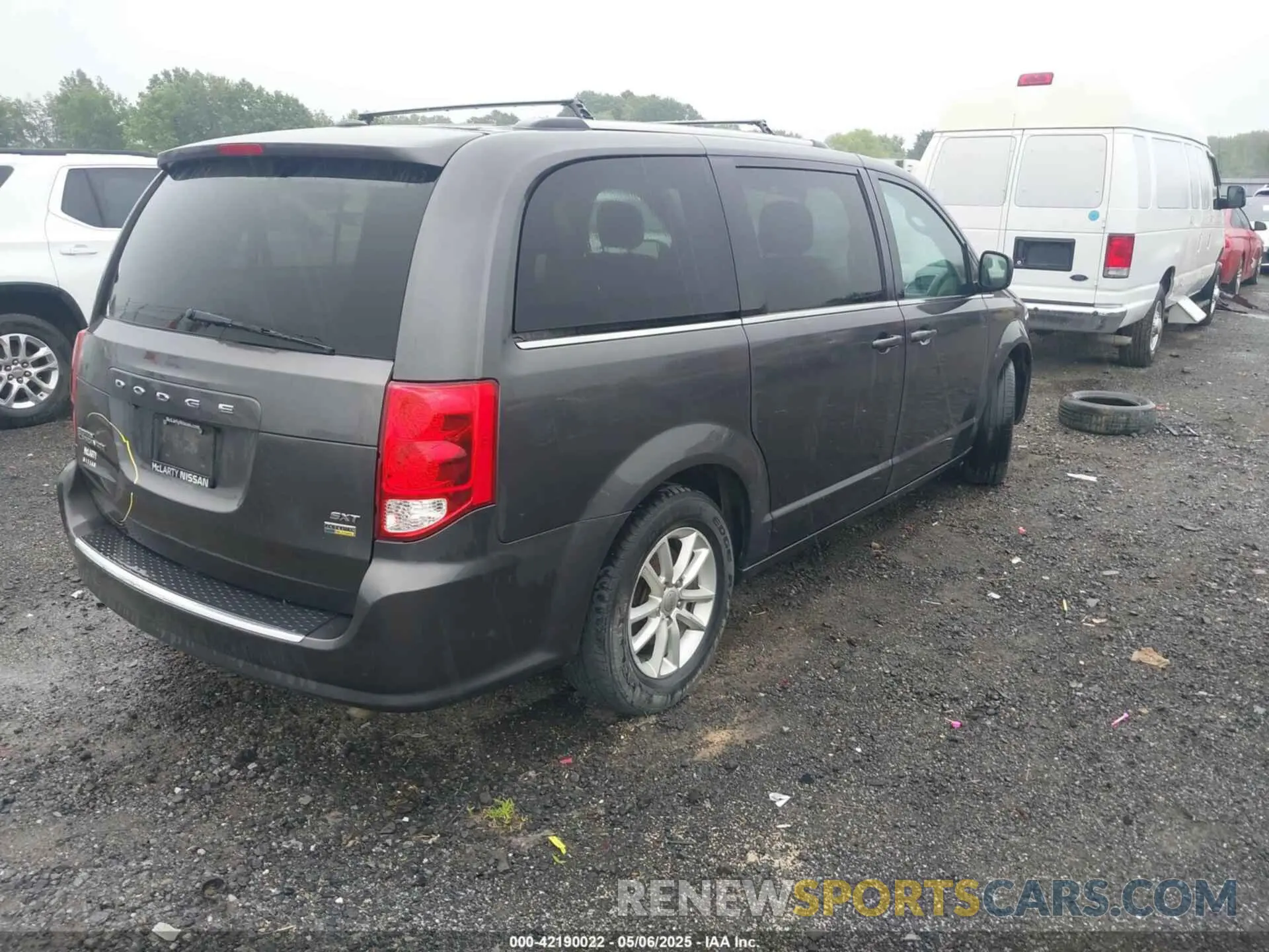 4 fotografías del automóvil dañado 2C4RDGCG5KR565883 DODGE GRAND CARAVAN 2019
