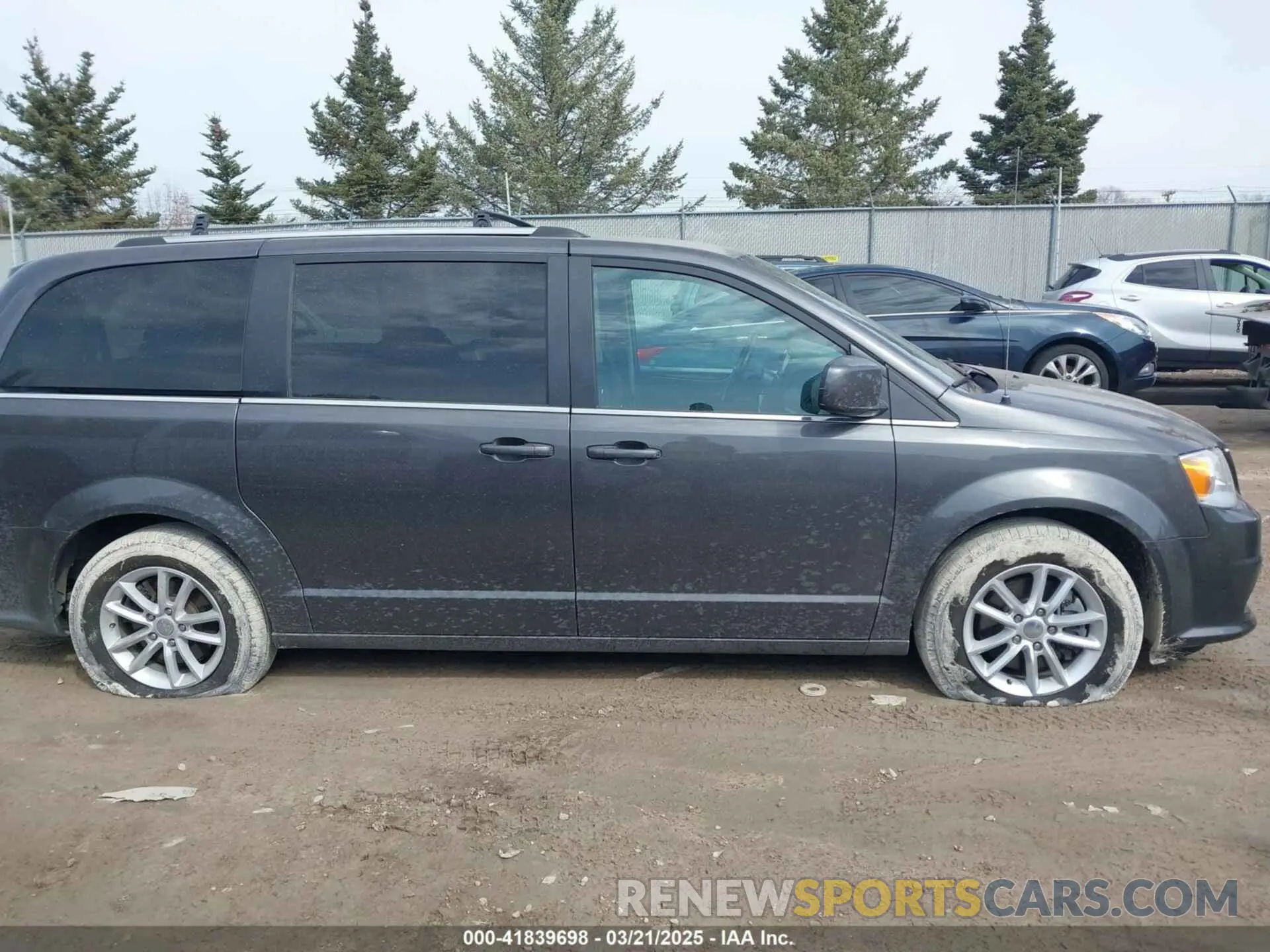 13 fotografías del automóvil dañado 2C4RDGCG5KR621269 DODGE GRAND CARAVAN 2019