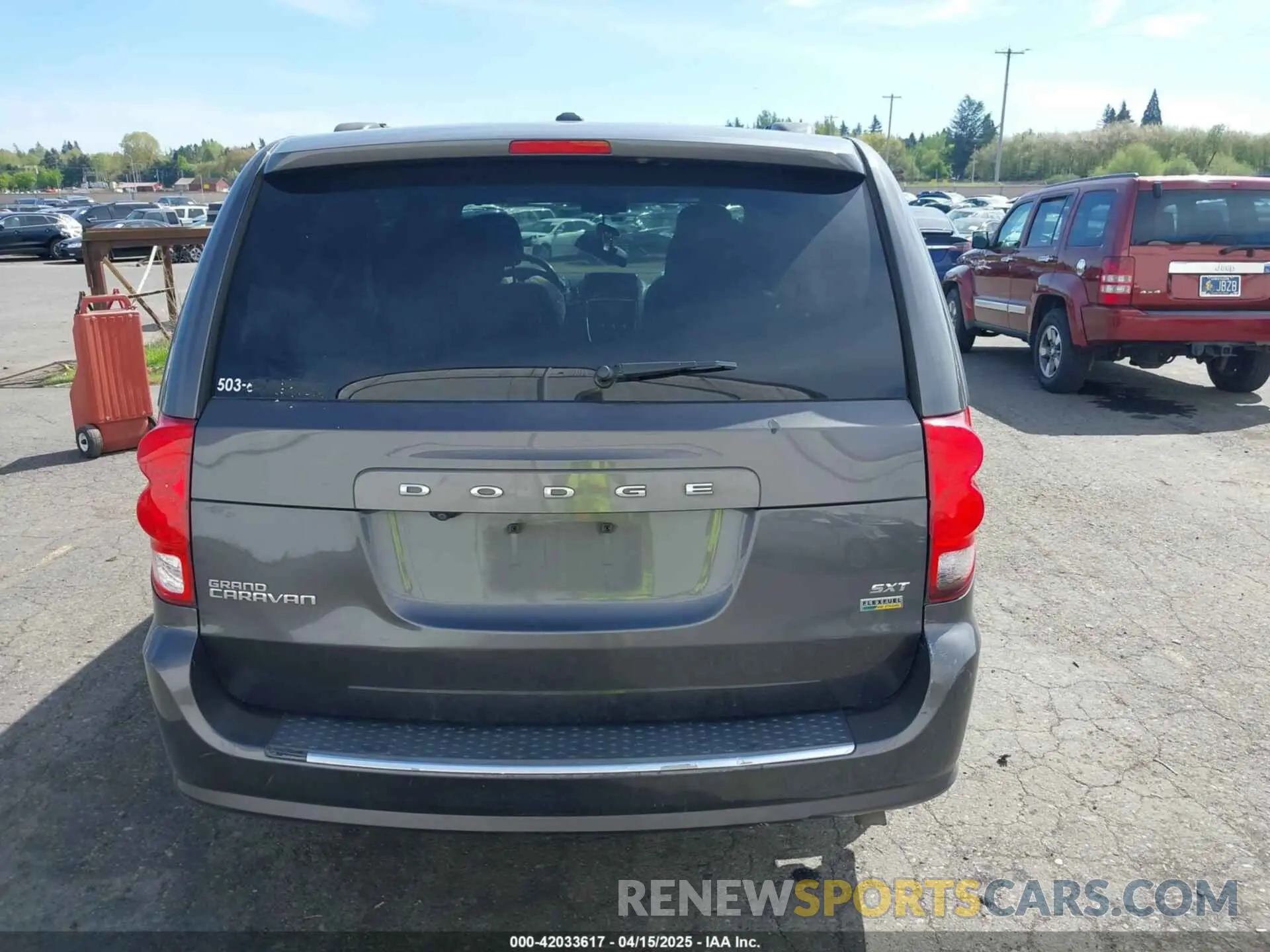 17 fotografías del automóvil dañado 2C4RDGCG5KR758602 DODGE GRAND CARAVAN 2019