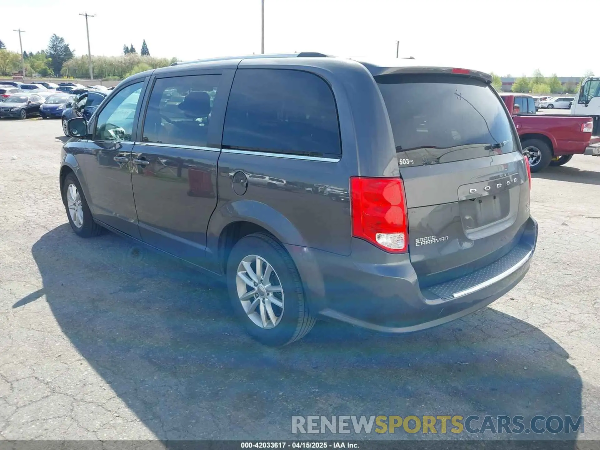 3 fotografías del automóvil dañado 2C4RDGCG5KR758602 DODGE GRAND CARAVAN 2019