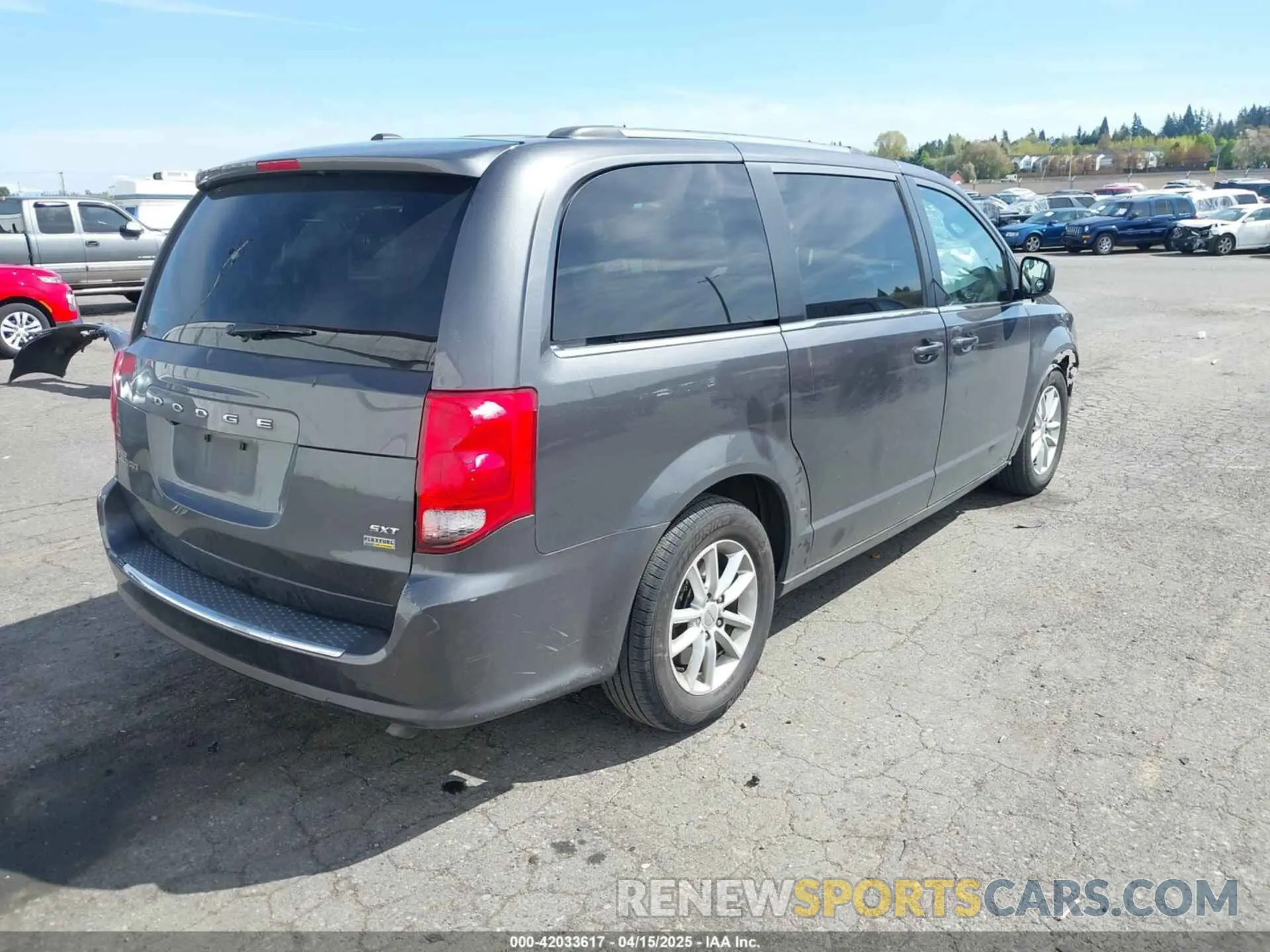 4 fotografías del automóvil dañado 2C4RDGCG5KR758602 DODGE GRAND CARAVAN 2019