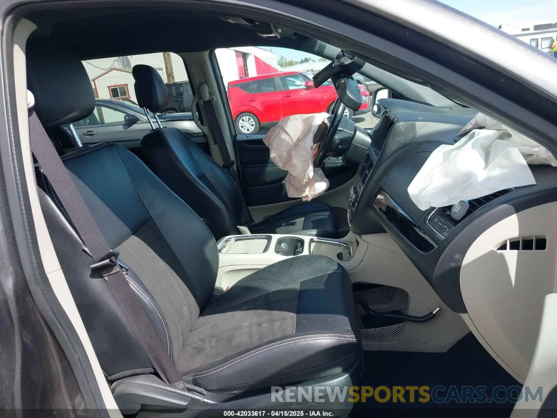 5 fotografías del automóvil dañado 2C4RDGCG5KR758602 DODGE GRAND CARAVAN 2019