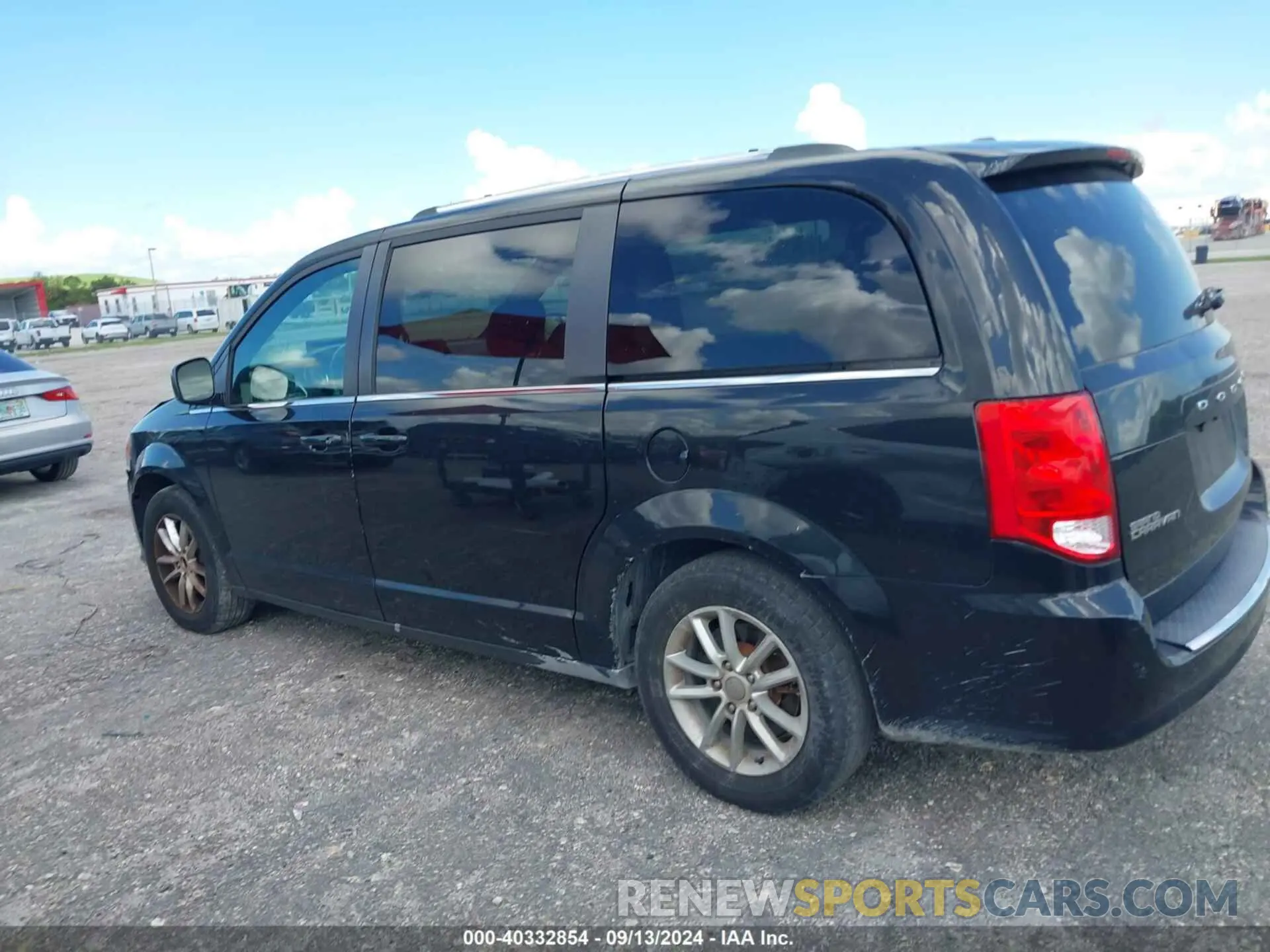 14 fotografías del automóvil dañado 2C4RDGCG5KR797853 DODGE GRAND CARAVAN 2019