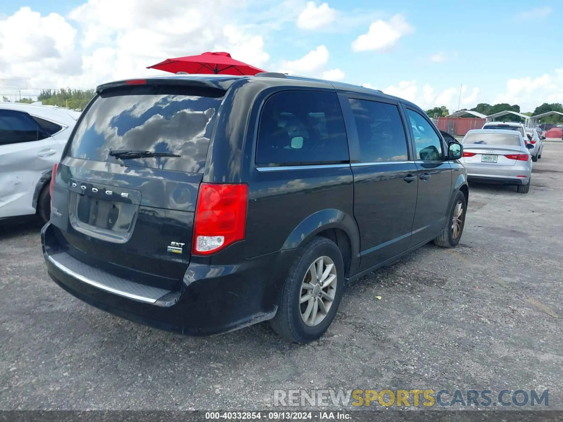 4 fotografías del automóvil dañado 2C4RDGCG5KR797853 DODGE GRAND CARAVAN 2019