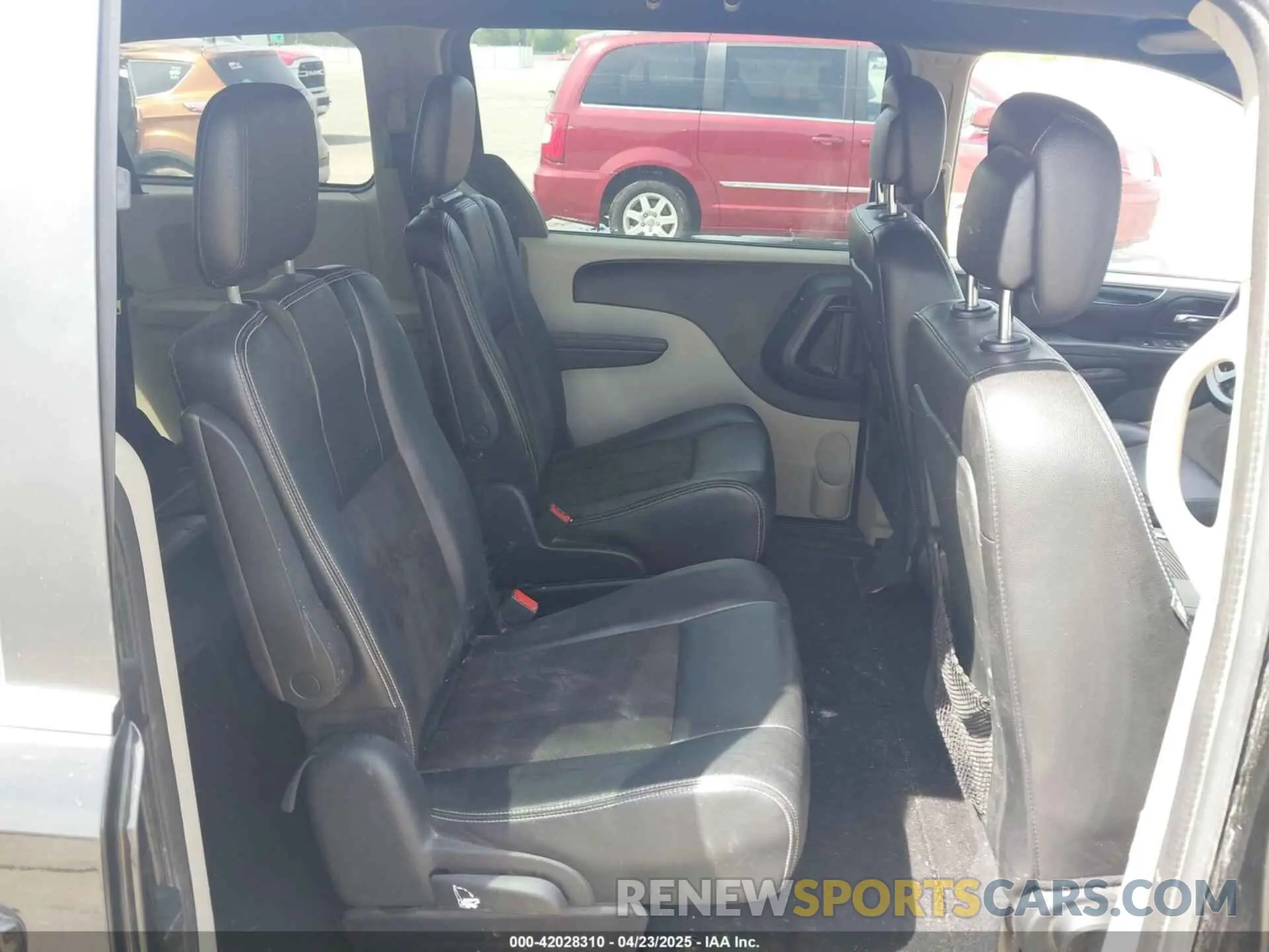 8 fotografías del automóvil dañado 2C4RDGCG6KR546291 DODGE GRAND CARAVAN 2019