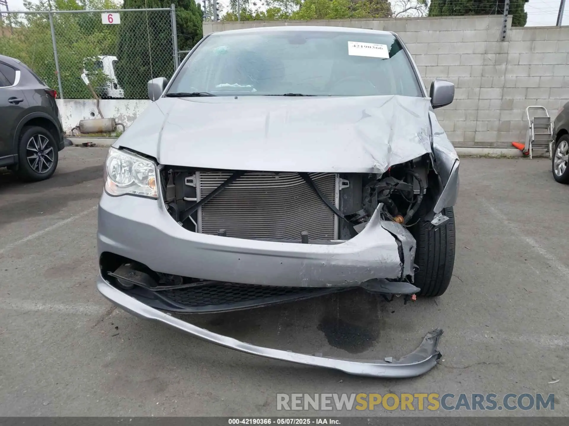 12 fotografías del automóvil dañado 2C4RDGCG6KR754073 DODGE GRAND CARAVAN 2019