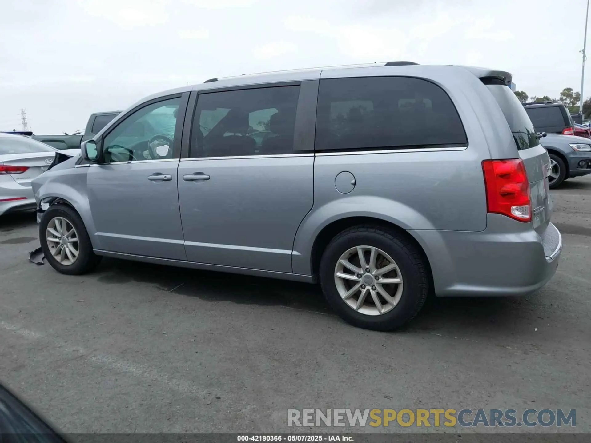 14 fotografías del automóvil dañado 2C4RDGCG6KR754073 DODGE GRAND CARAVAN 2019
