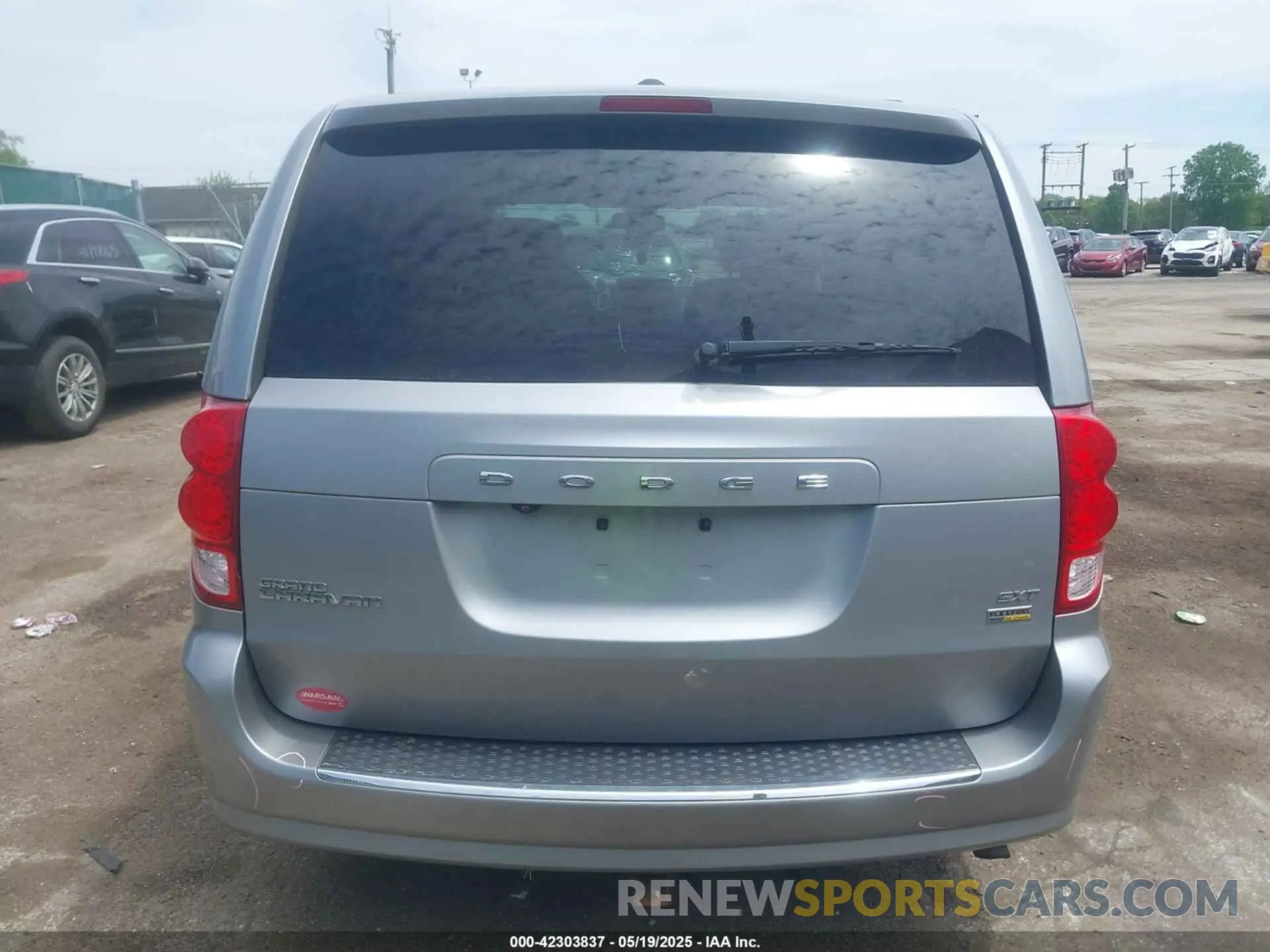 17 fotografías del automóvil dañado 2C4RDGCG7KR716495 DODGE GRAND CARAVAN 2019