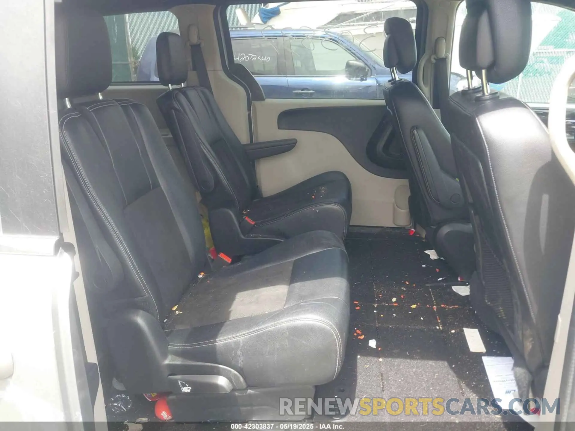 8 fotografías del automóvil dañado 2C4RDGCG7KR716495 DODGE GRAND CARAVAN 2019
