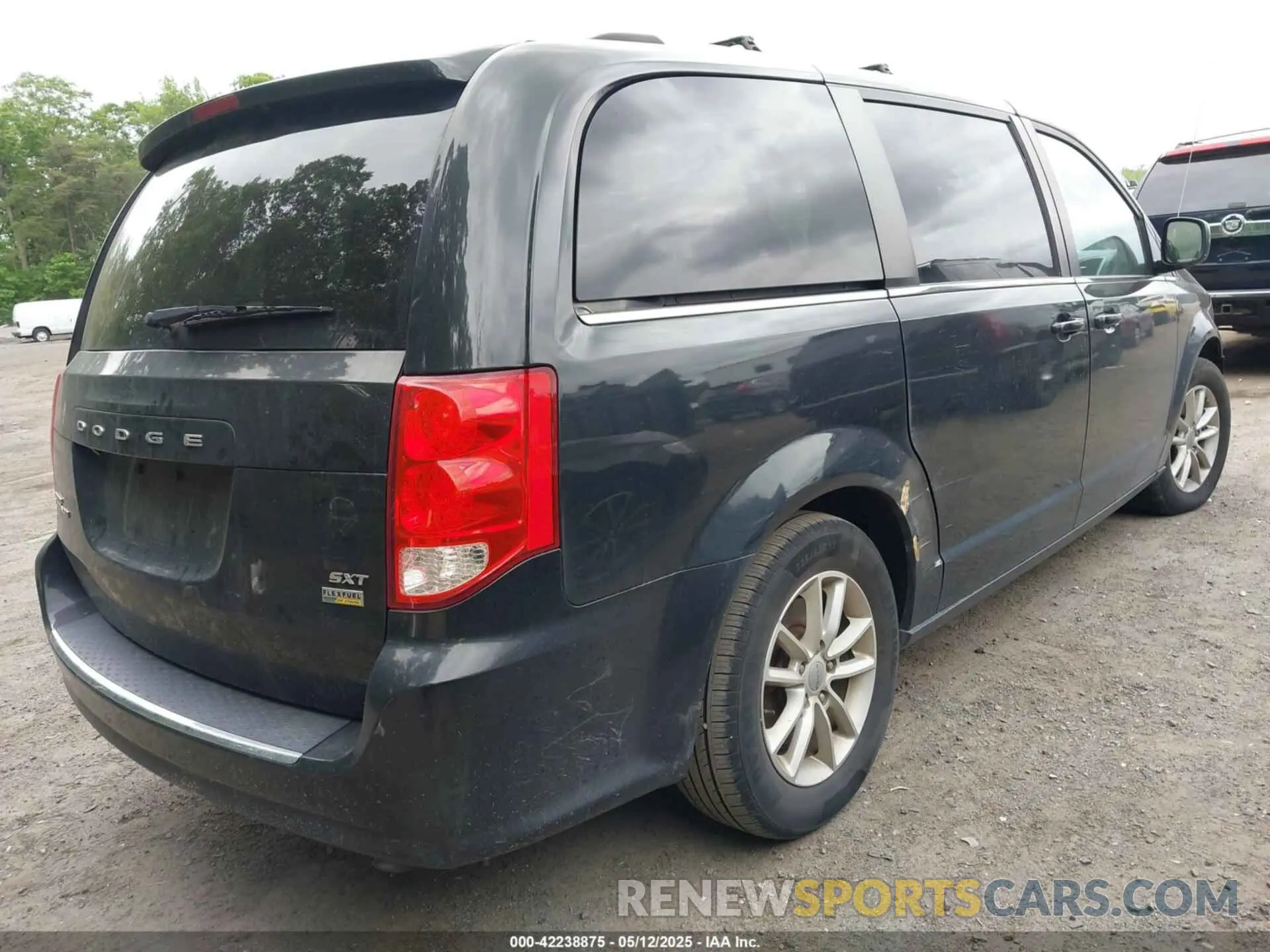 4 fotografías del automóvil dañado 2C4RDGCG7KR752851 DODGE GRAND CARAVAN 2019