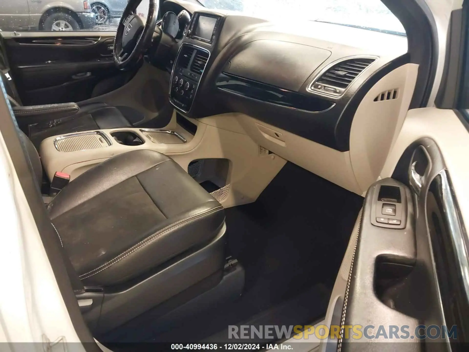 5 fotografías del automóvil dañado 2C4RDGCG8KR595556 DODGE GRAND CARAVAN 2019