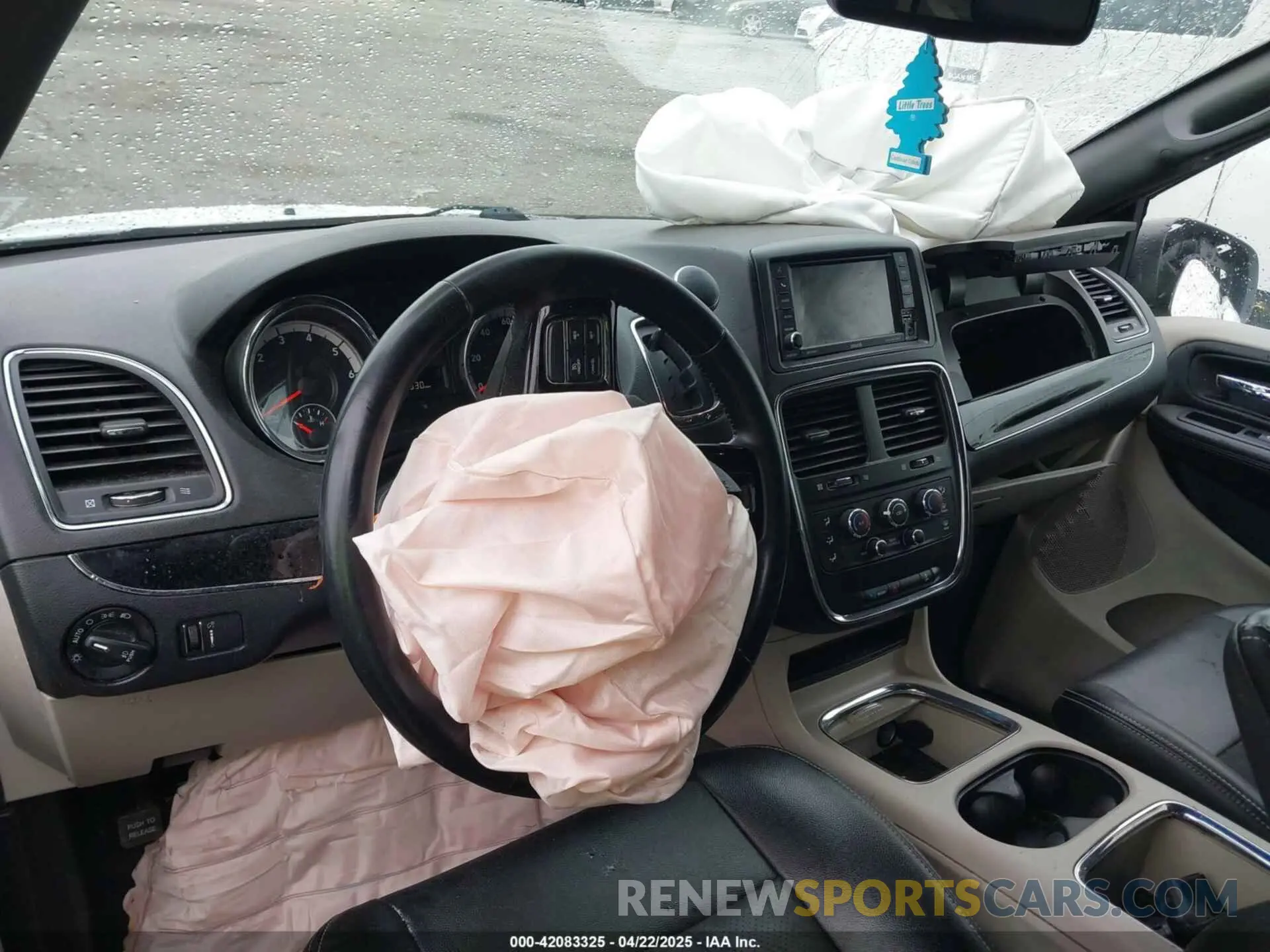 5 fotografías del automóvil dañado 2C4RDGCG8KR674967 DODGE GRAND CARAVAN 2019