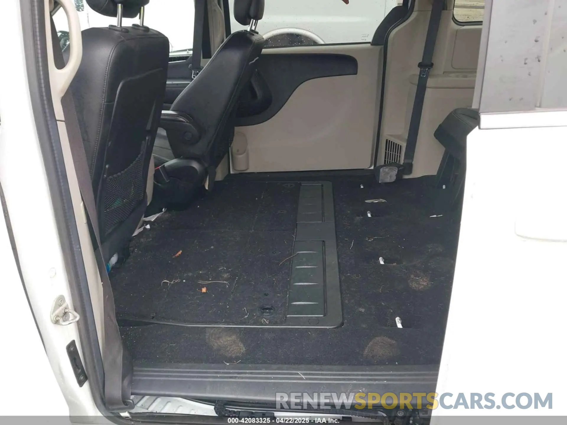 8 fotografías del automóvil dañado 2C4RDGCG8KR674967 DODGE GRAND CARAVAN 2019