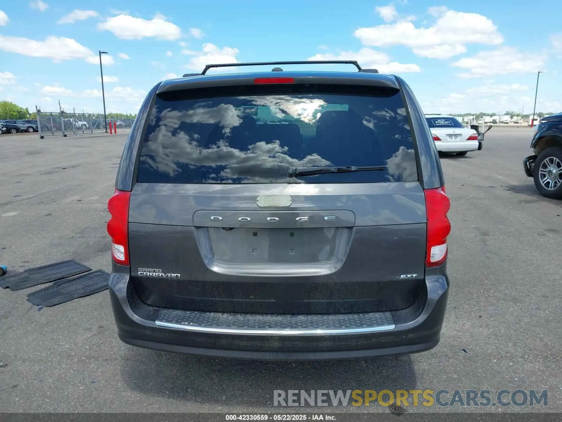 16 fotografías del automóvil dañado 2C4RDGCG8KR717896 DODGE GRAND CARAVAN 2019