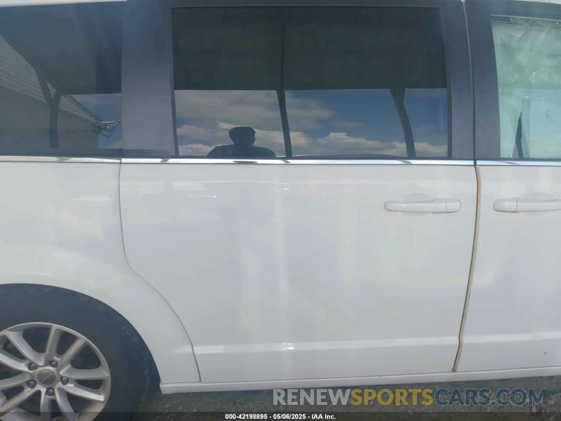 8 fotografías del automóvil dañado 2C4RDGCG8KR770727 DODGE GRAND CARAVAN 2019