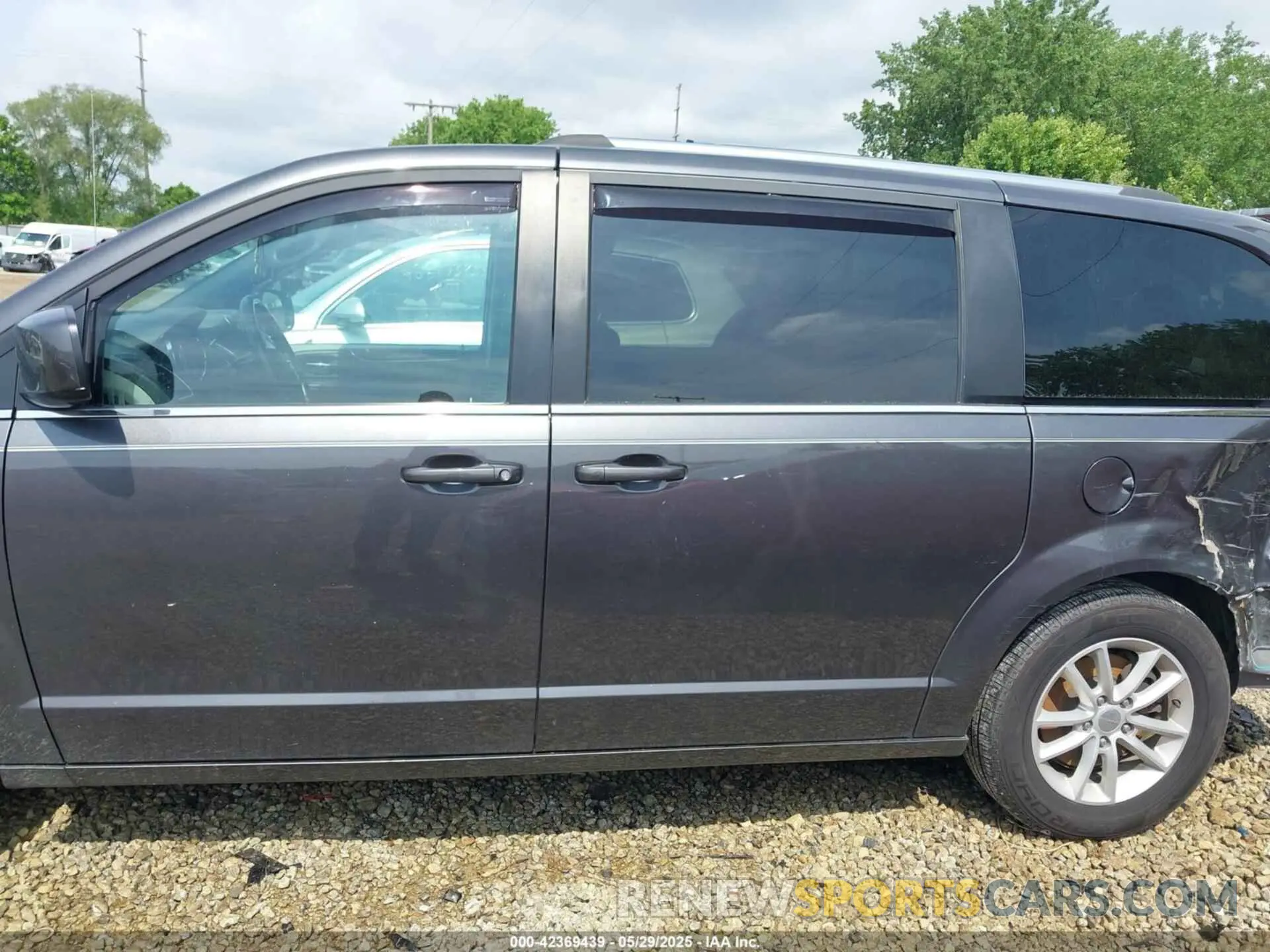14 fotografías del automóvil dañado 2C4RDGCG9KR563862 DODGE GRAND CARAVAN 2019
