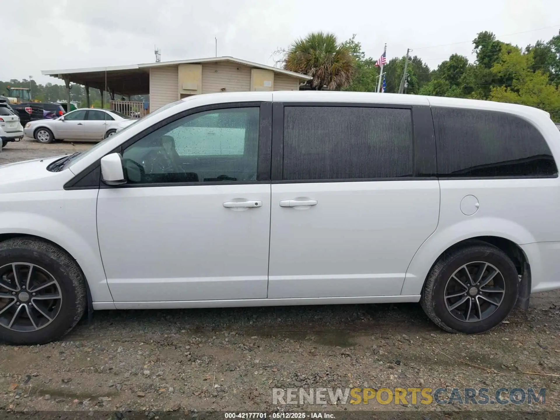 14 fotografías del automóvil dañado 2C4RDGCG9KR602580 DODGE GRAND CARAVAN 2019