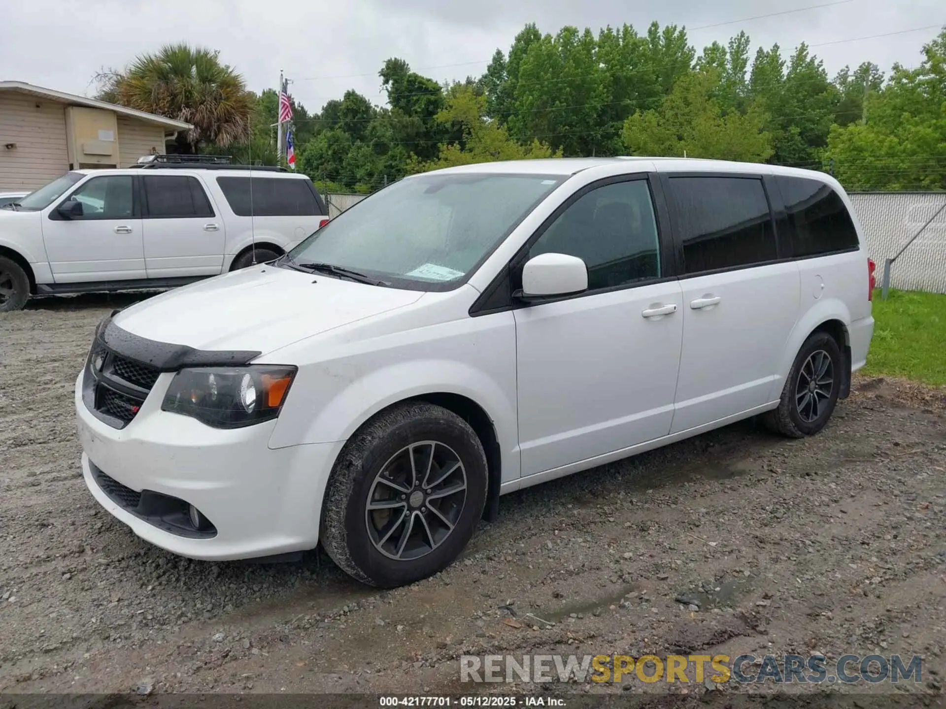 2 fotografías del automóvil dañado 2C4RDGCG9KR602580 DODGE GRAND CARAVAN 2019