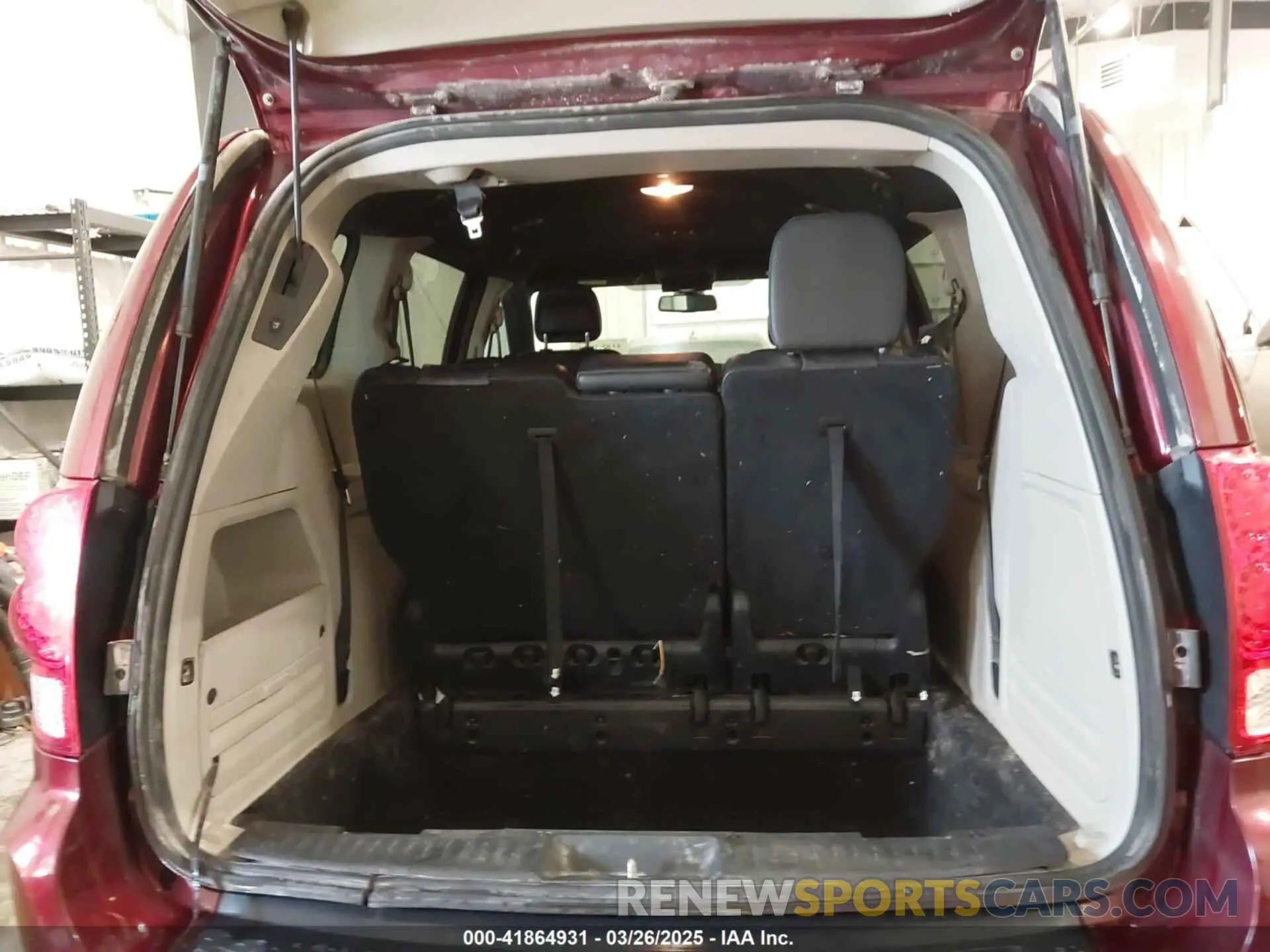 17 fotografías del automóvil dañado 2C4RDGCG9KR678235 DODGE GRAND CARAVAN 2019