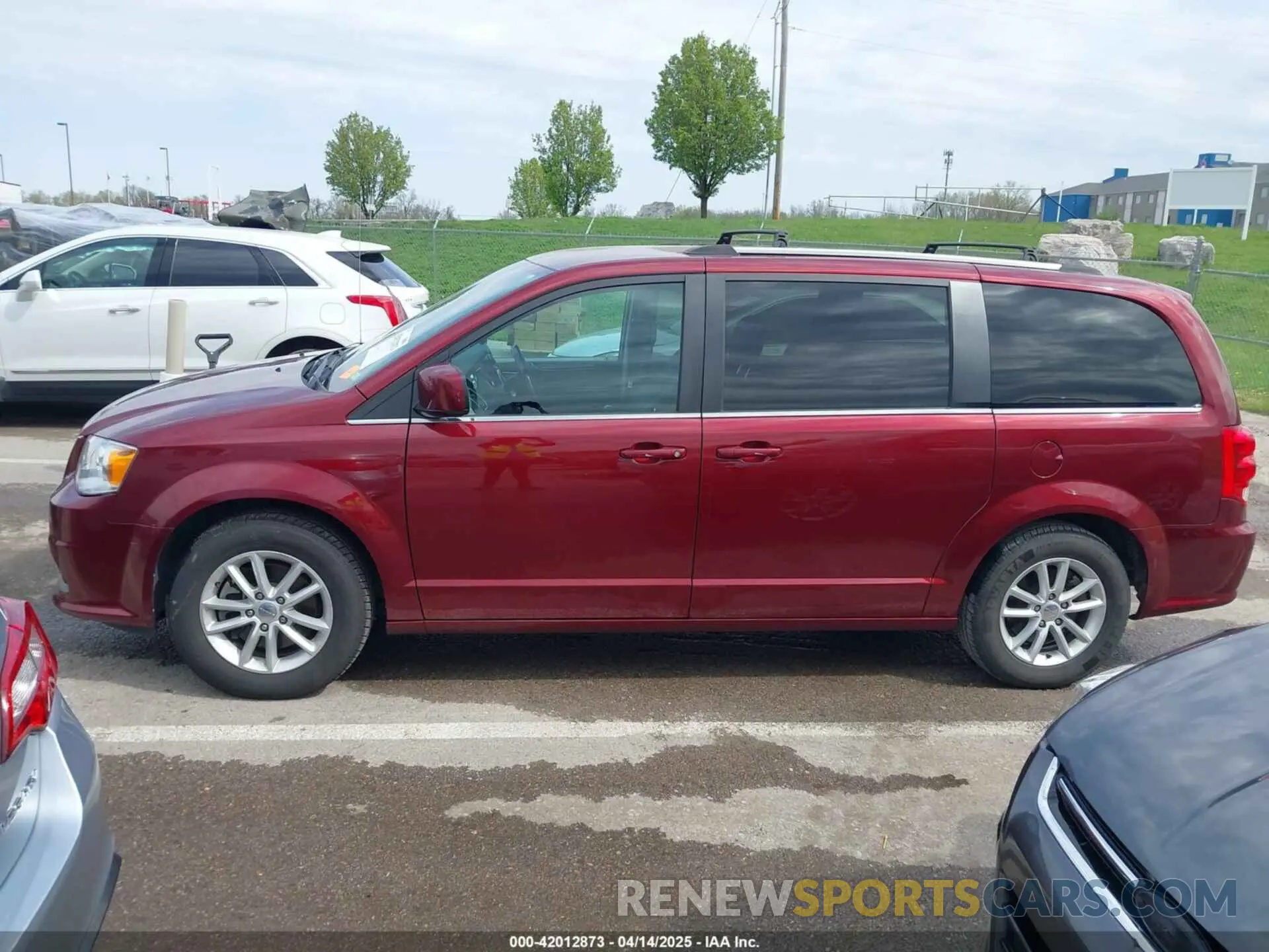 14 fotografías del automóvil dañado 2C4RDGCG9KR725182 DODGE GRAND CARAVAN 2019