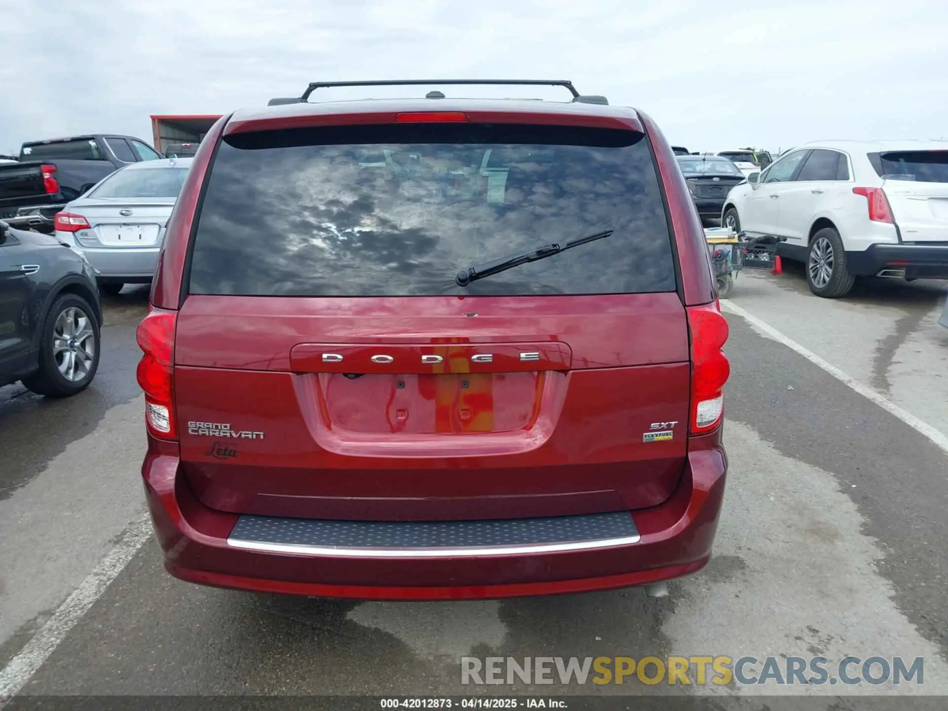 16 fotografías del automóvil dañado 2C4RDGCG9KR725182 DODGE GRAND CARAVAN 2019