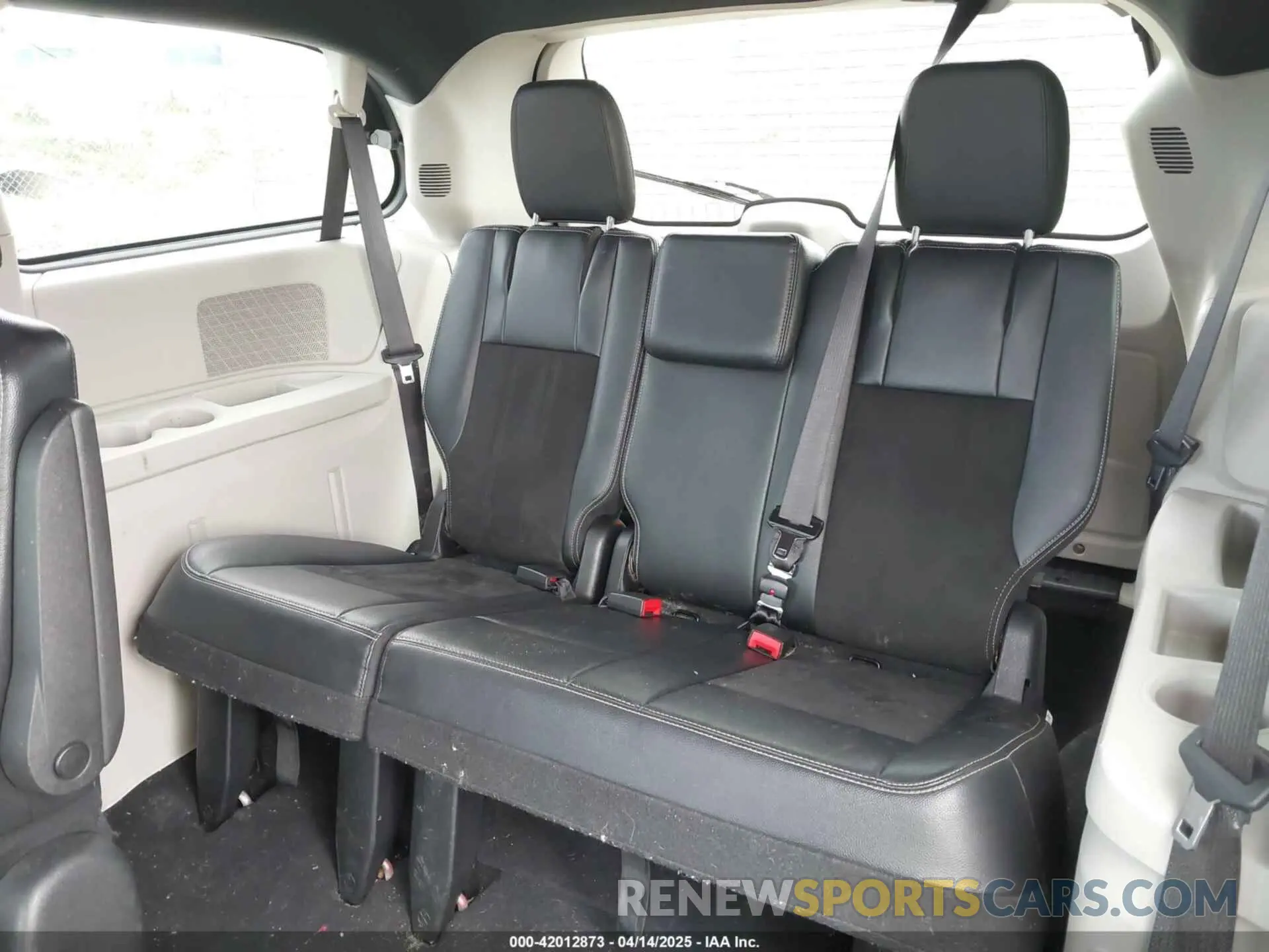18 fotografías del automóvil dañado 2C4RDGCG9KR725182 DODGE GRAND CARAVAN 2019