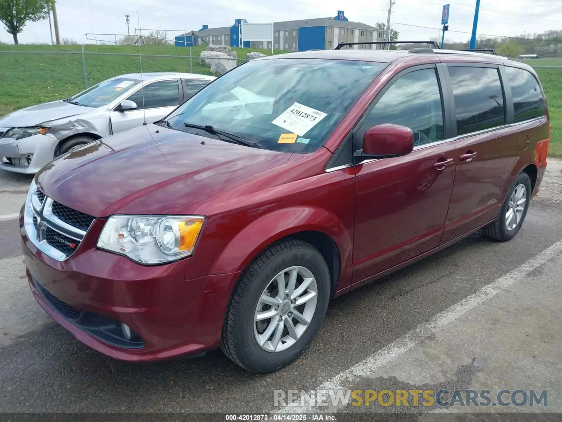 2 fotografías del automóvil dañado 2C4RDGCG9KR725182 DODGE GRAND CARAVAN 2019