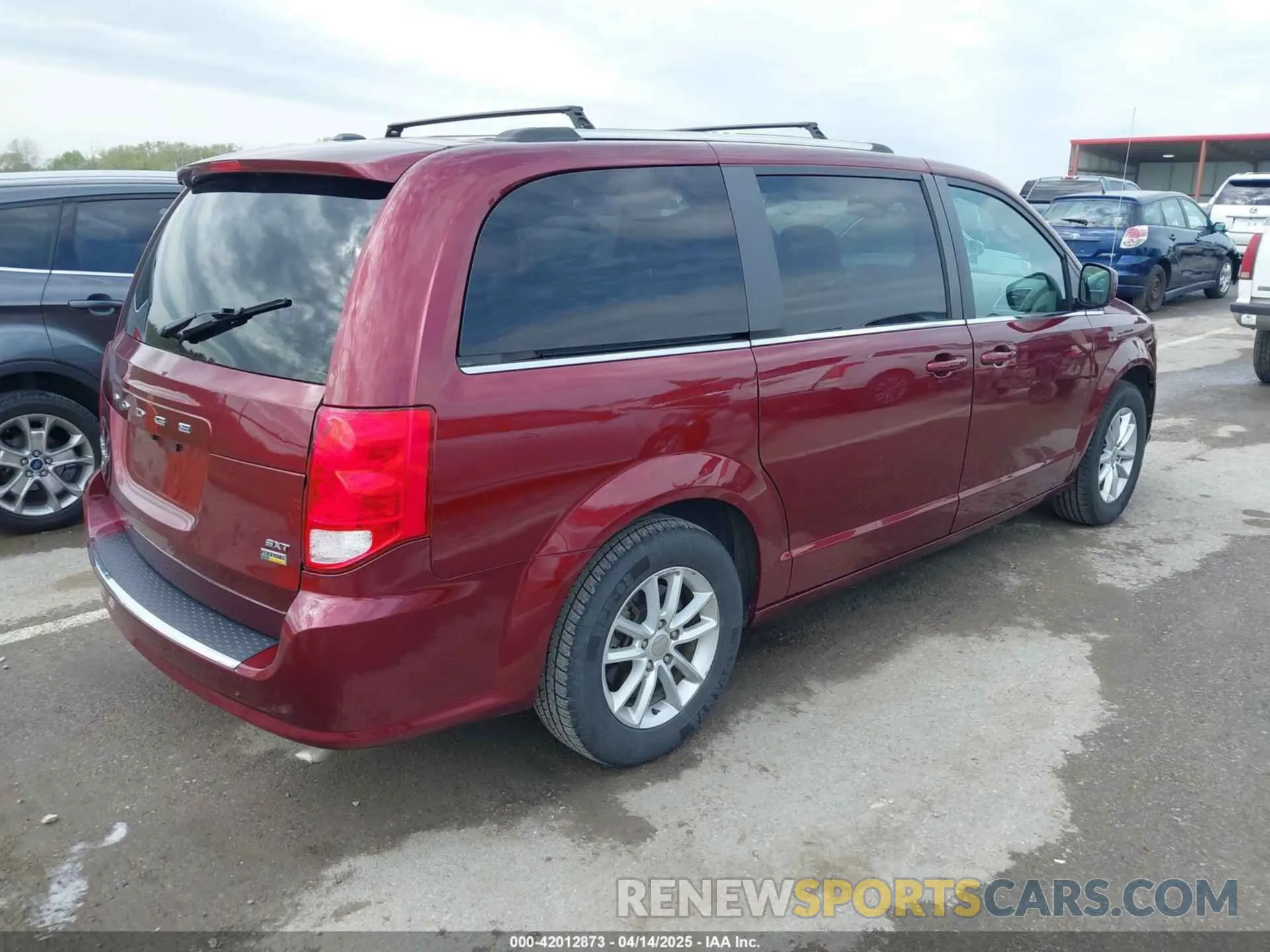 4 fotografías del automóvil dañado 2C4RDGCG9KR725182 DODGE GRAND CARAVAN 2019