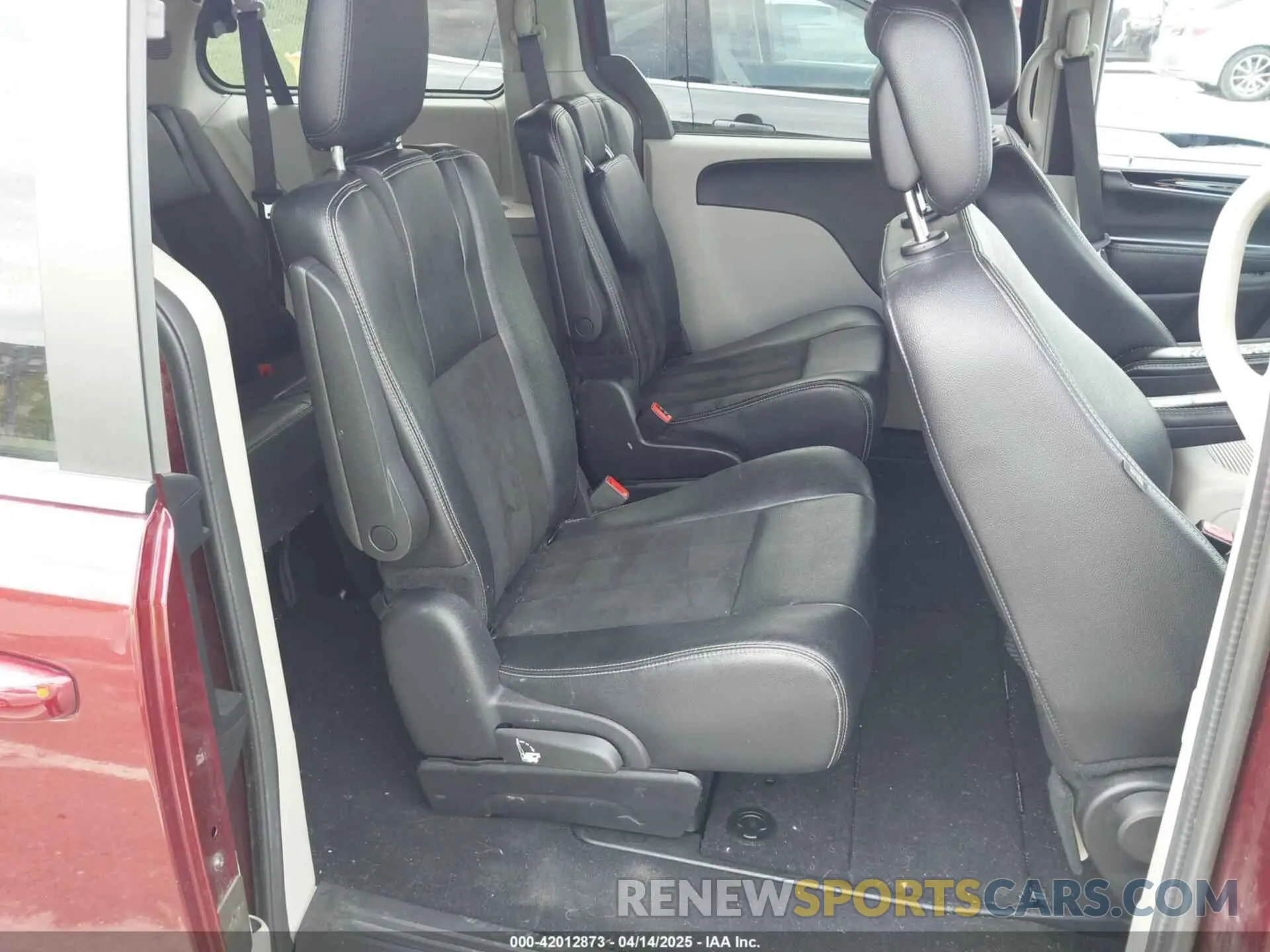 8 fotografías del automóvil dañado 2C4RDGCG9KR725182 DODGE GRAND CARAVAN 2019