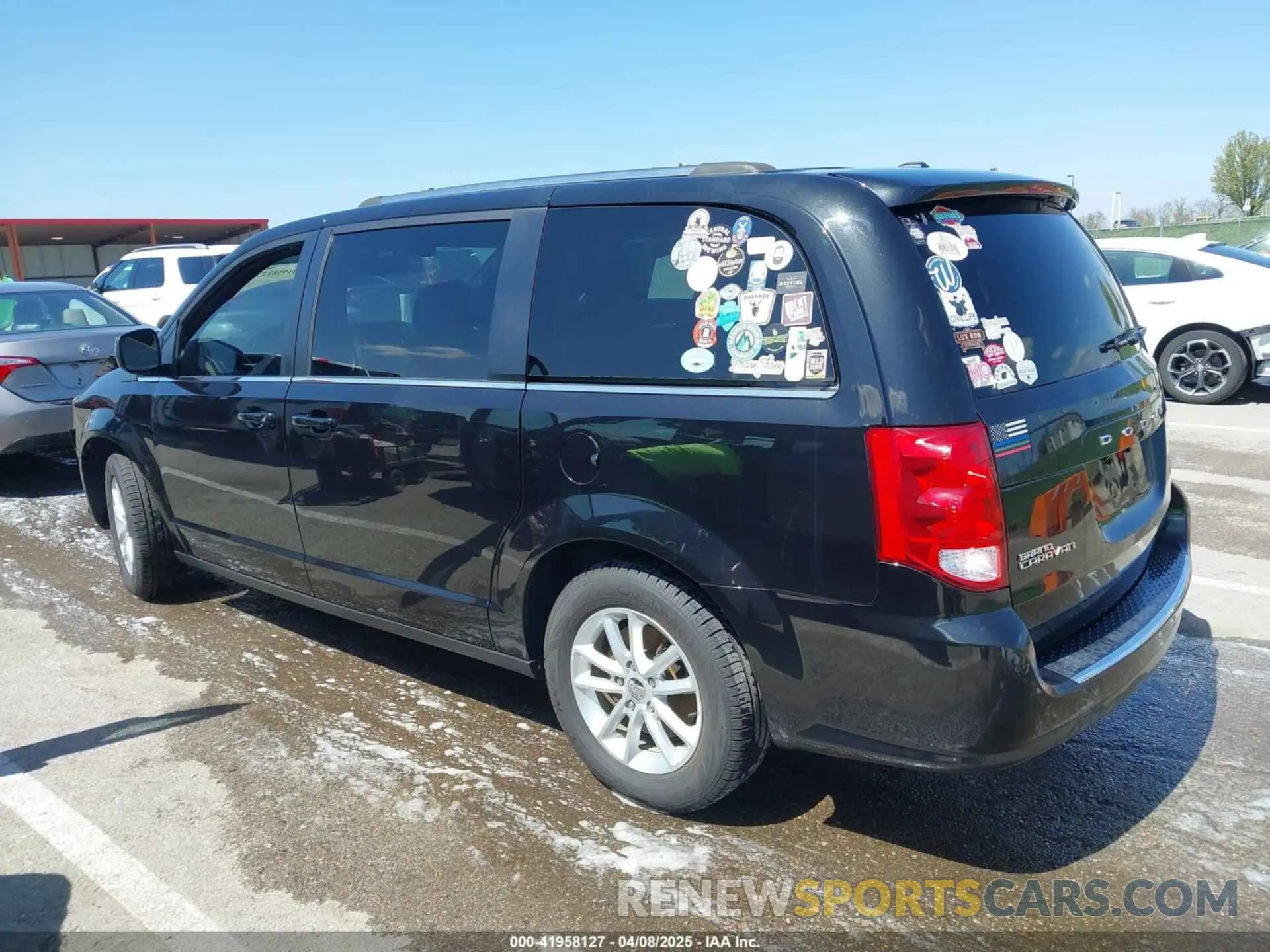 14 fotografías del automóvil dañado 2C4RDGCG9KR774978 DODGE GRAND CARAVAN 2019