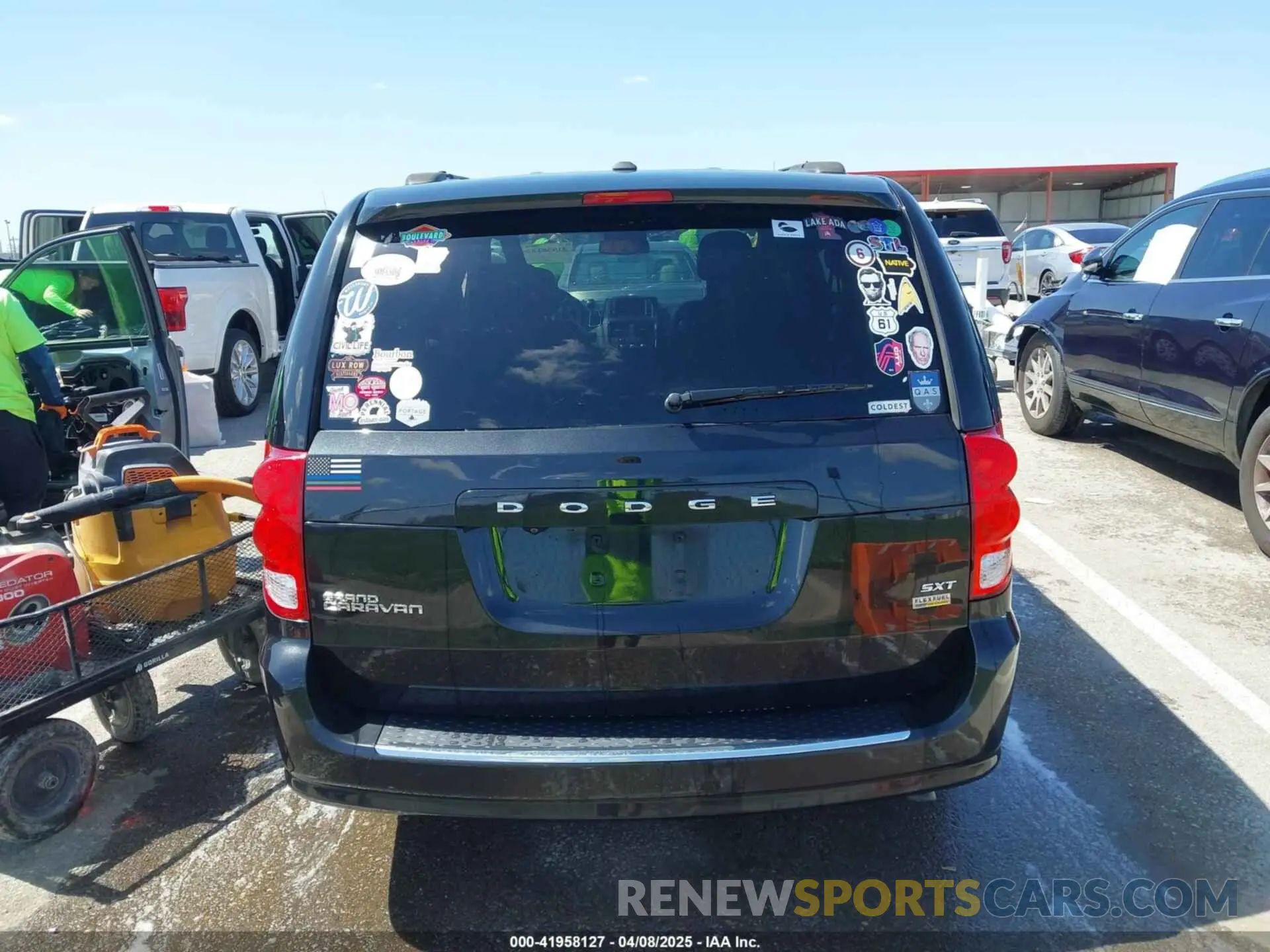 16 fotografías del automóvil dañado 2C4RDGCG9KR774978 DODGE GRAND CARAVAN 2019