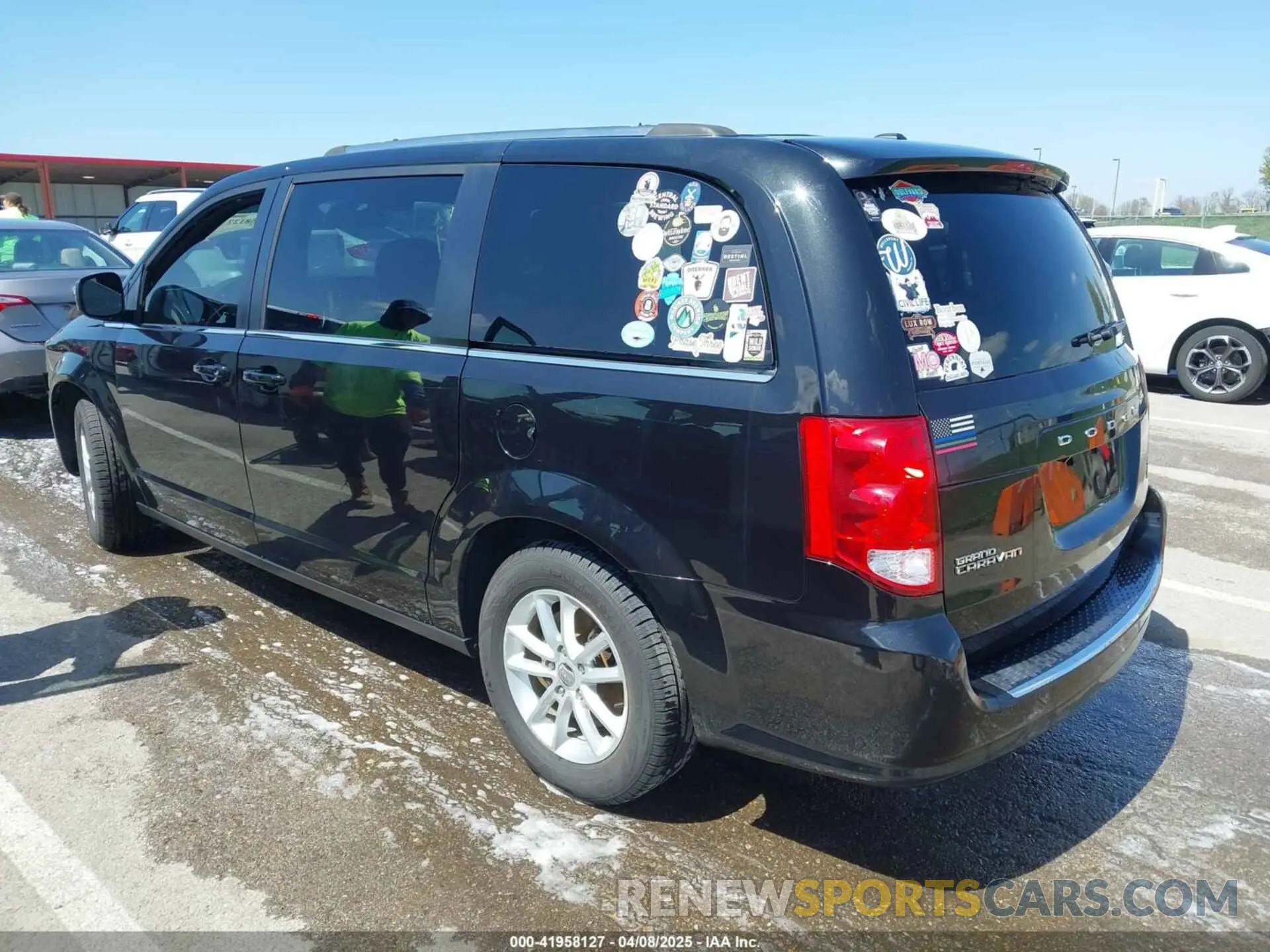 3 fotografías del automóvil dañado 2C4RDGCG9KR774978 DODGE GRAND CARAVAN 2019