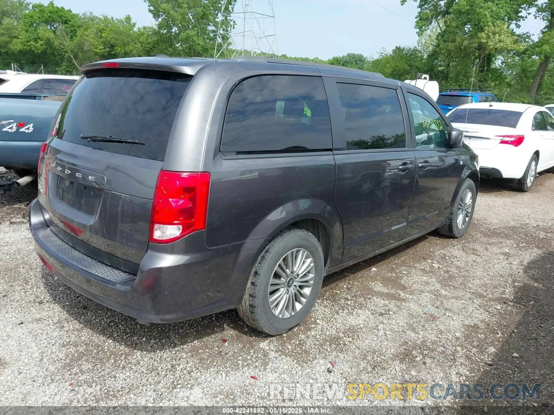 4 fotografías del automóvil dañado 2C4RDGCG9KR779632 DODGE GRAND CARAVAN 2019