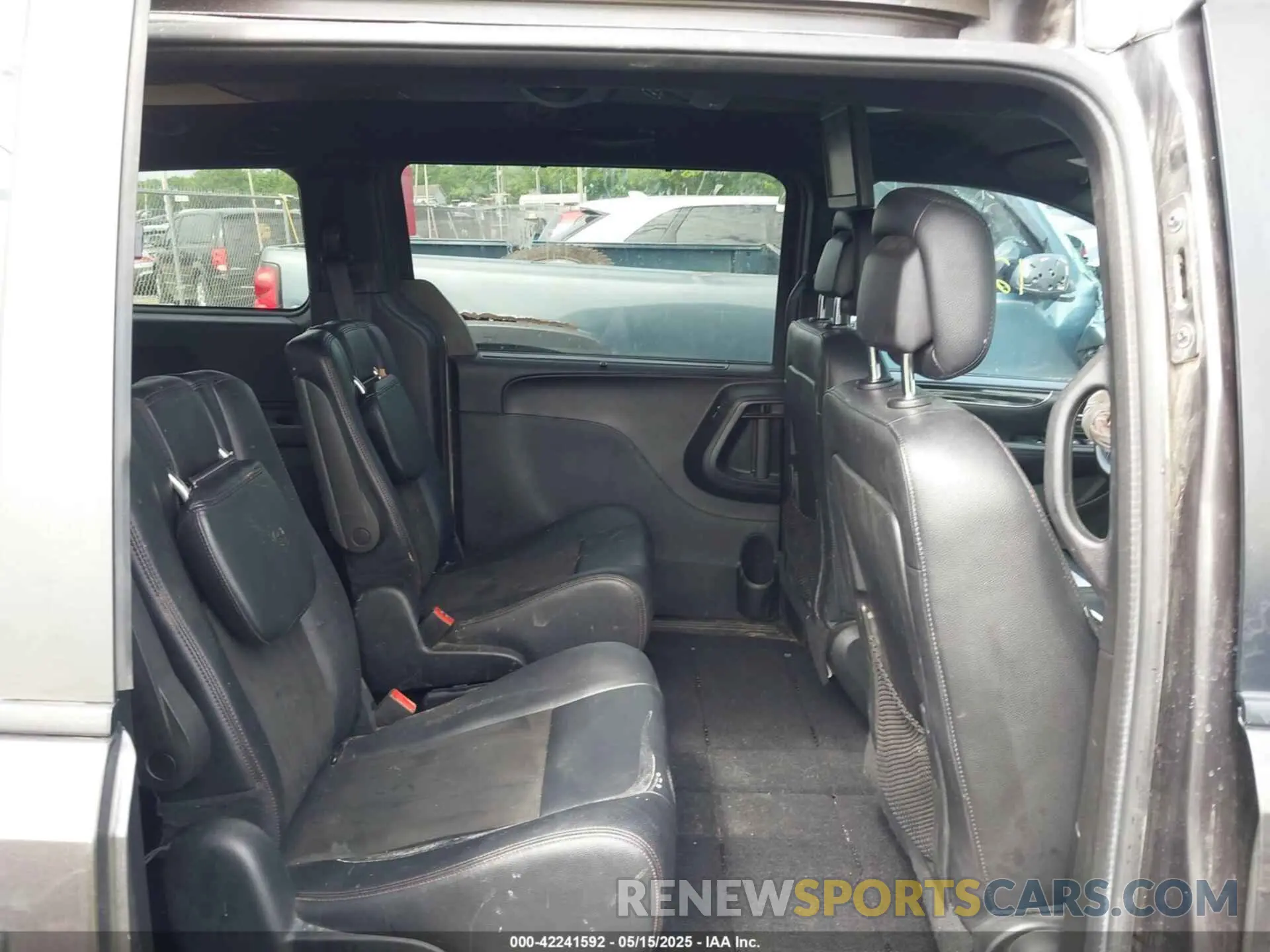 8 fotografías del automóvil dañado 2C4RDGCG9KR779632 DODGE GRAND CARAVAN 2019