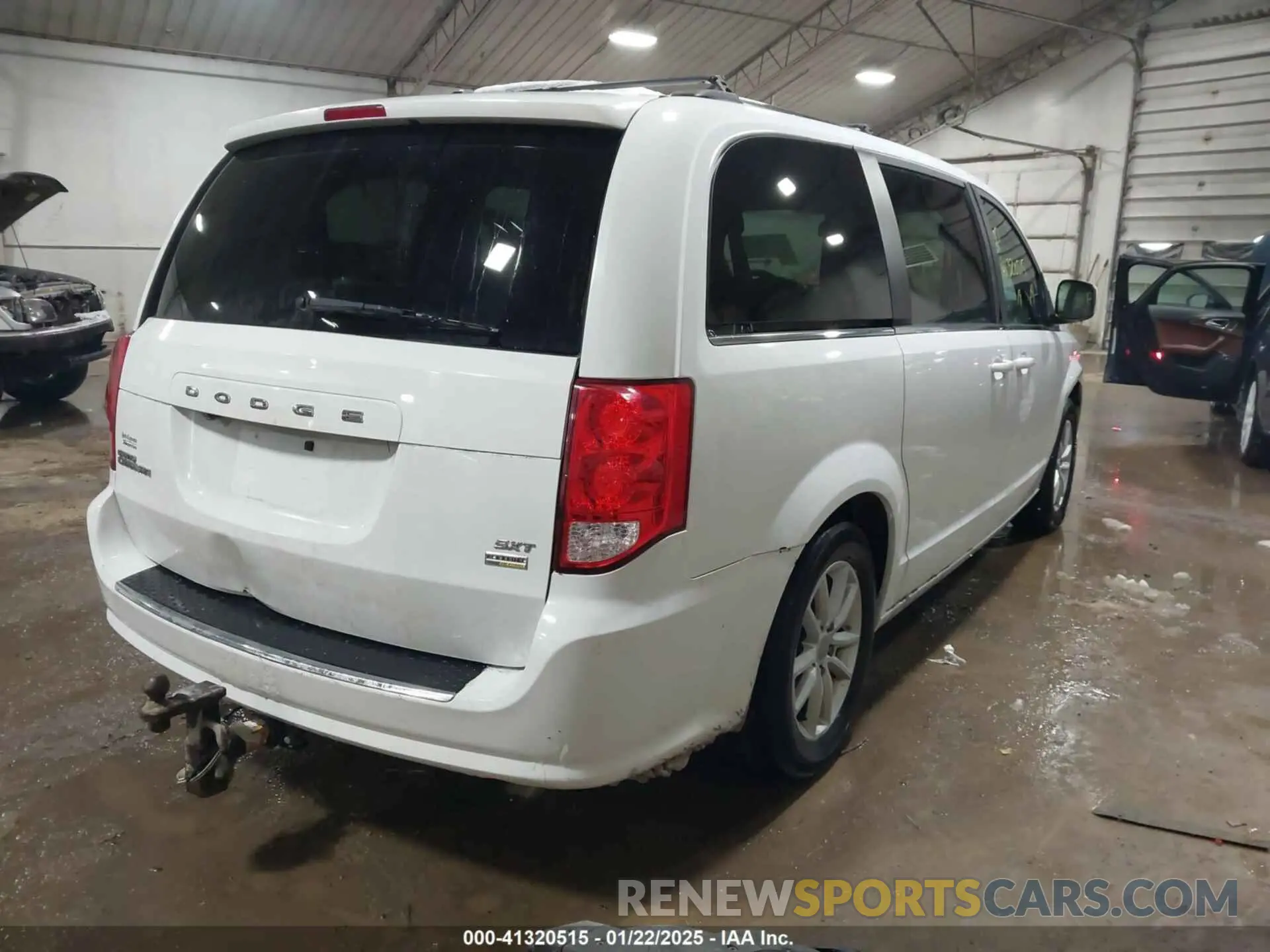 4 fotografías del automóvil dañado 2C4RDGCGXKR591430 DODGE GRAND CARAVAN 2019