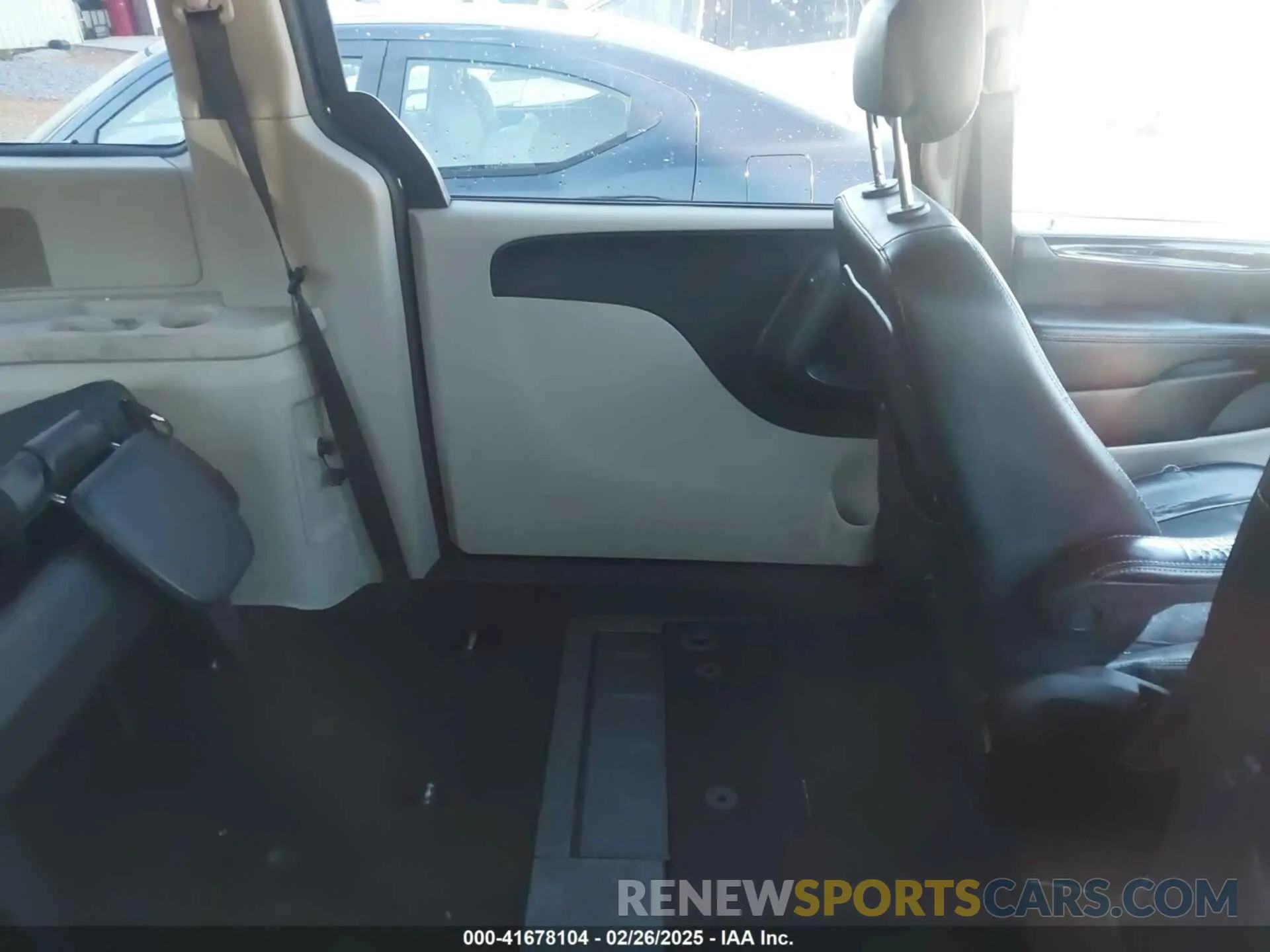 8 fotografías del automóvil dañado 2C4RDGCGXKR691186 DODGE GRAND CARAVAN 2019