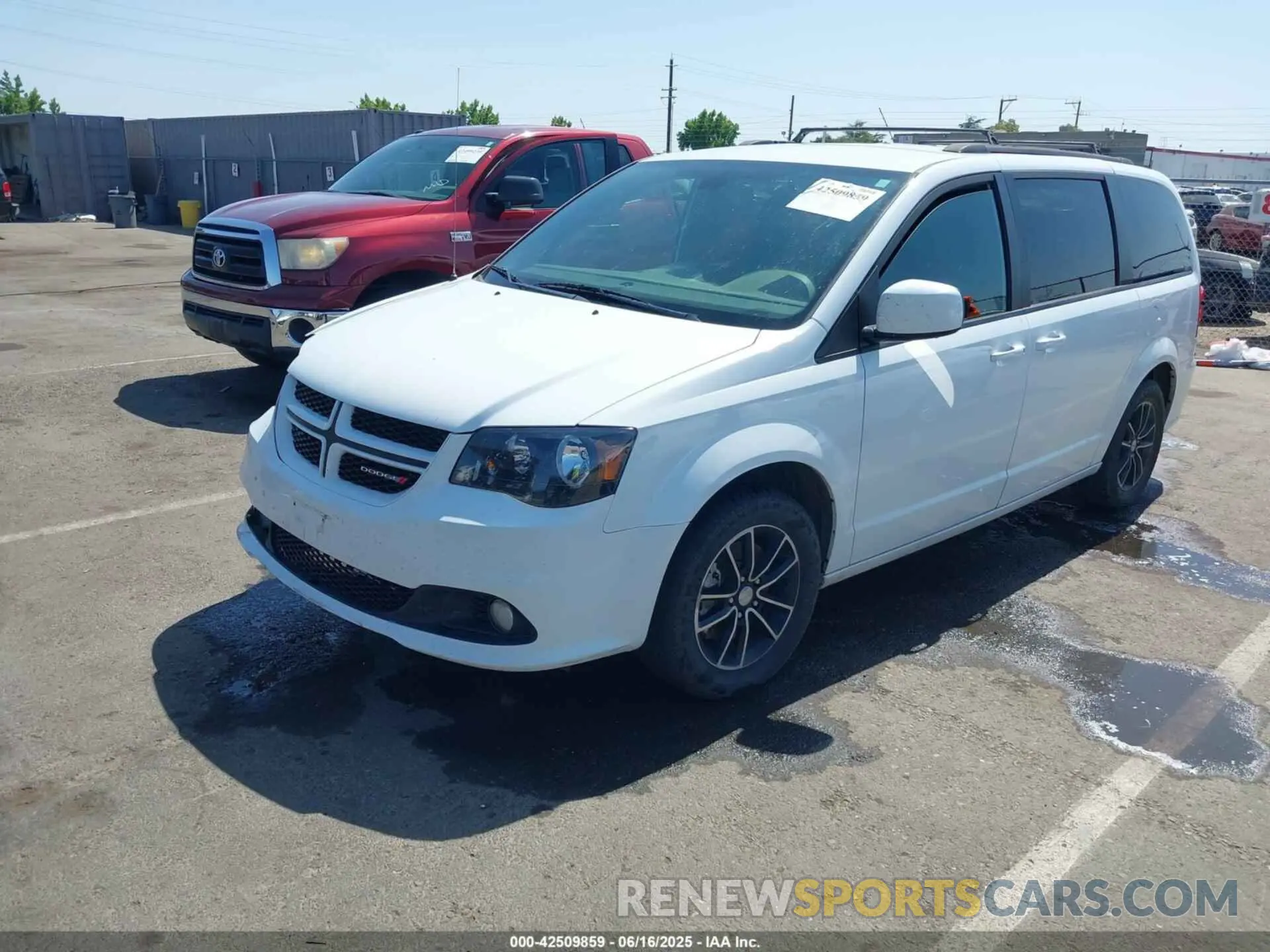 2 fotografías del automóvil dañado 2C4RDGEG0KR662602 DODGE GRAND CARAVAN 2019