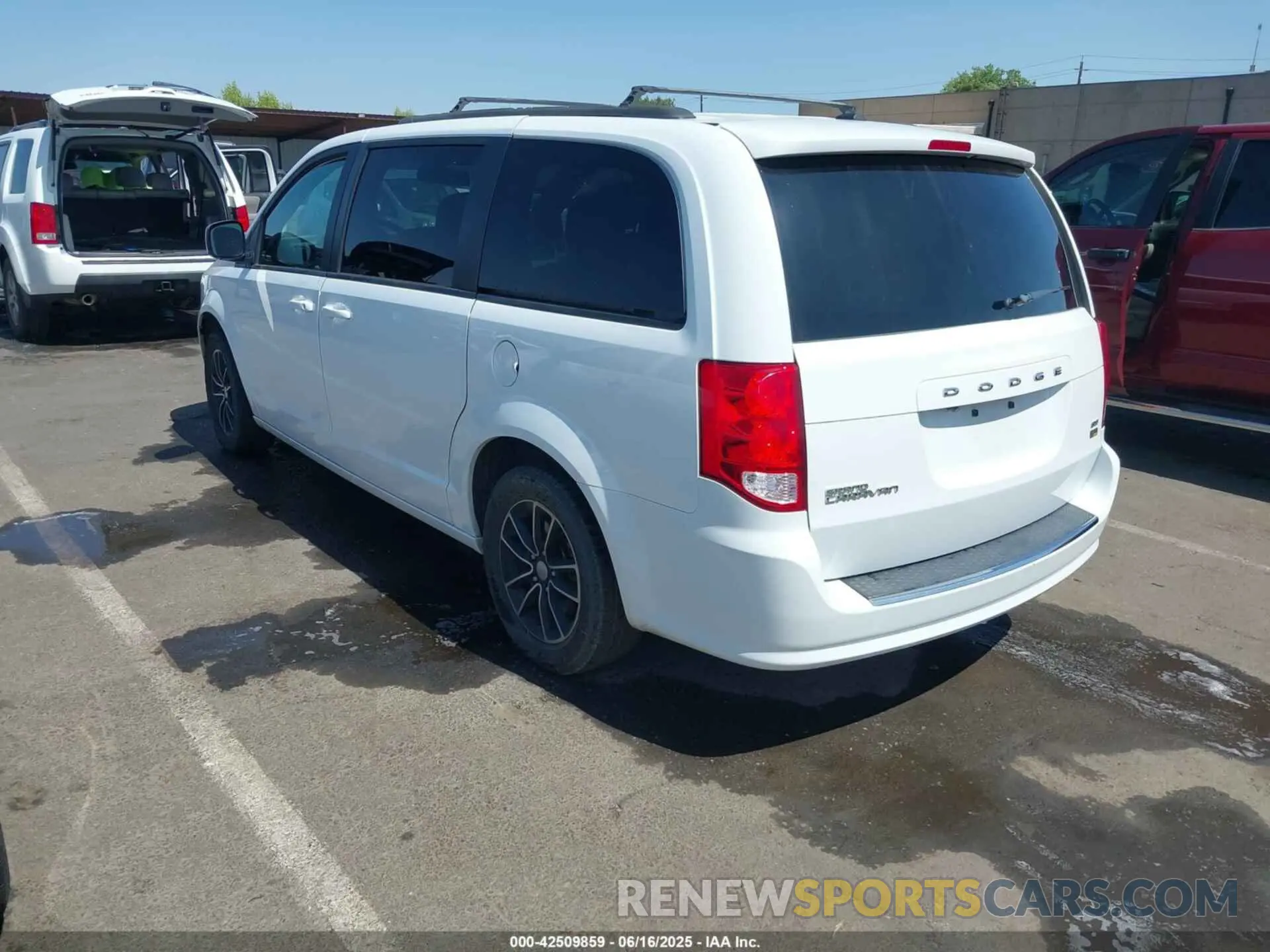 3 fotografías del automóvil dañado 2C4RDGEG0KR662602 DODGE GRAND CARAVAN 2019