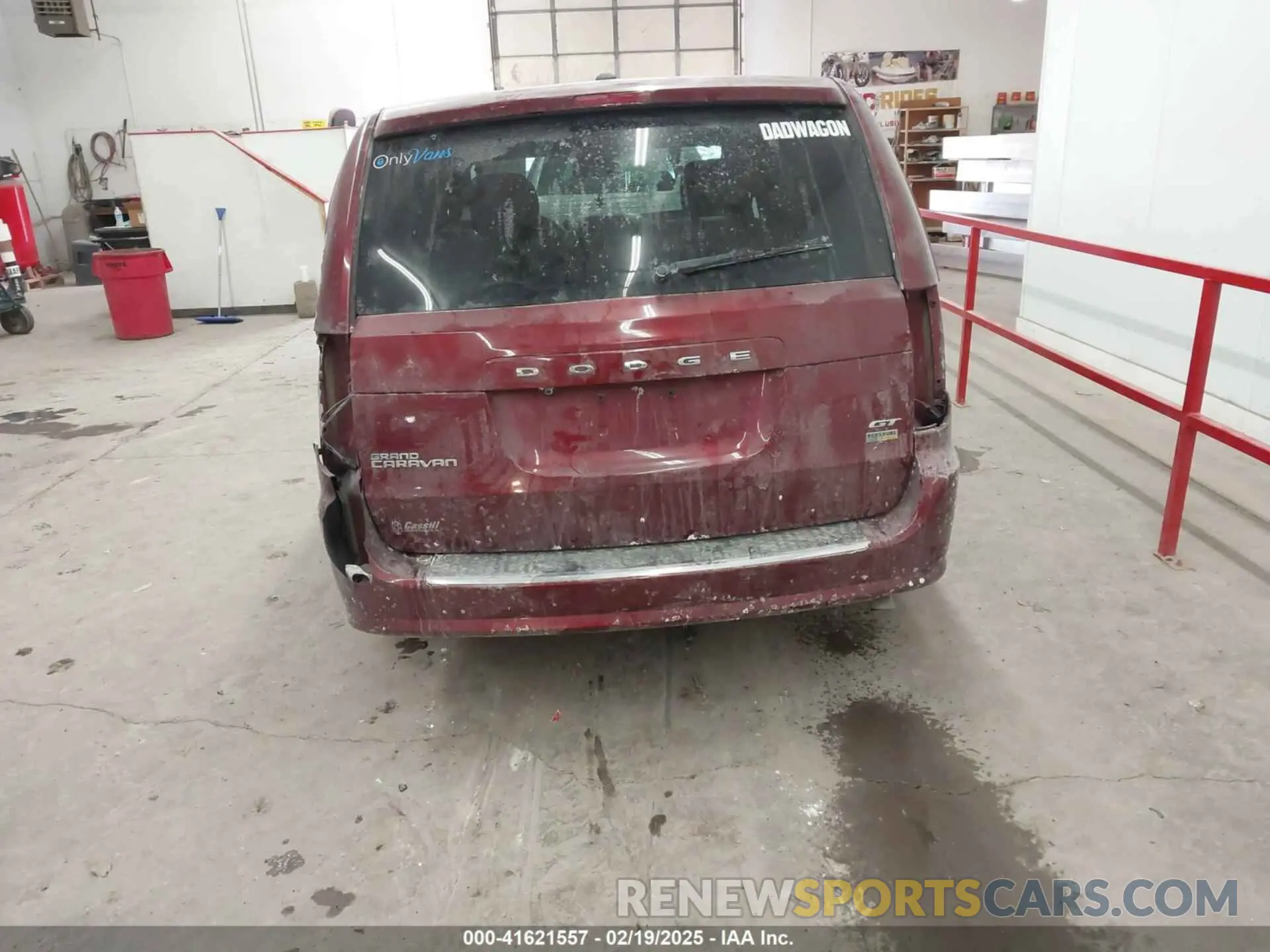 17 fotografías del automóvil dañado 2C4RDGEG1KR640575 DODGE GRAND CARAVAN 2019