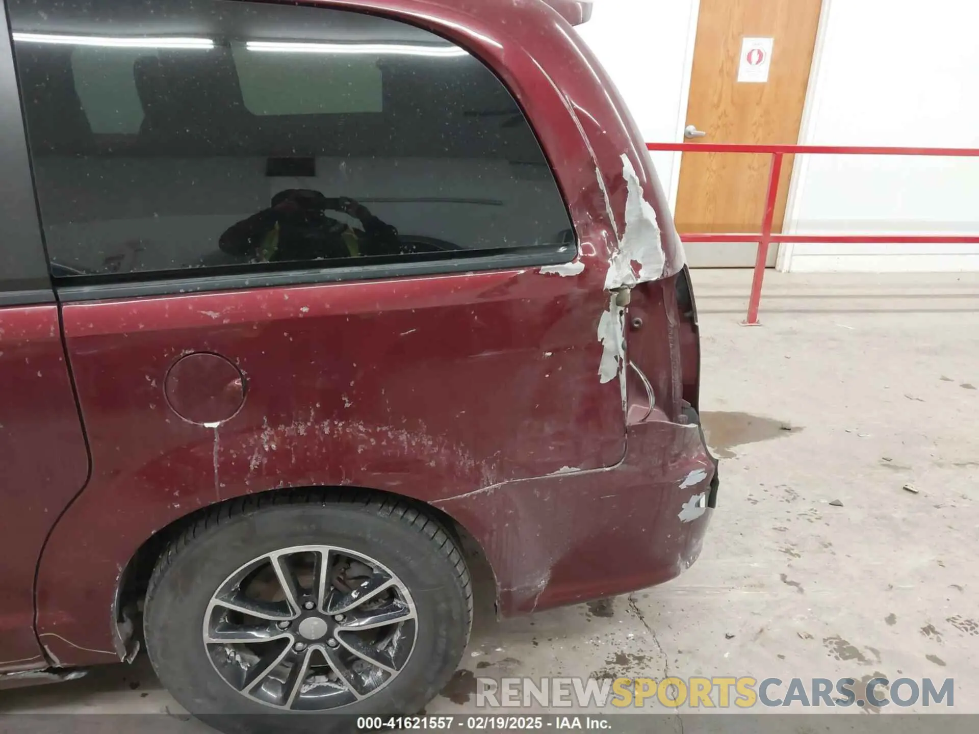 18 fotografías del automóvil dañado 2C4RDGEG1KR640575 DODGE GRAND CARAVAN 2019
