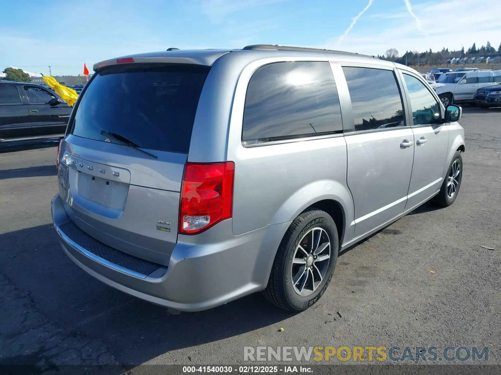 4 fotografías del automóvil dañado 2C4RDGEG1KR647641 DODGE GRAND CARAVAN 2019