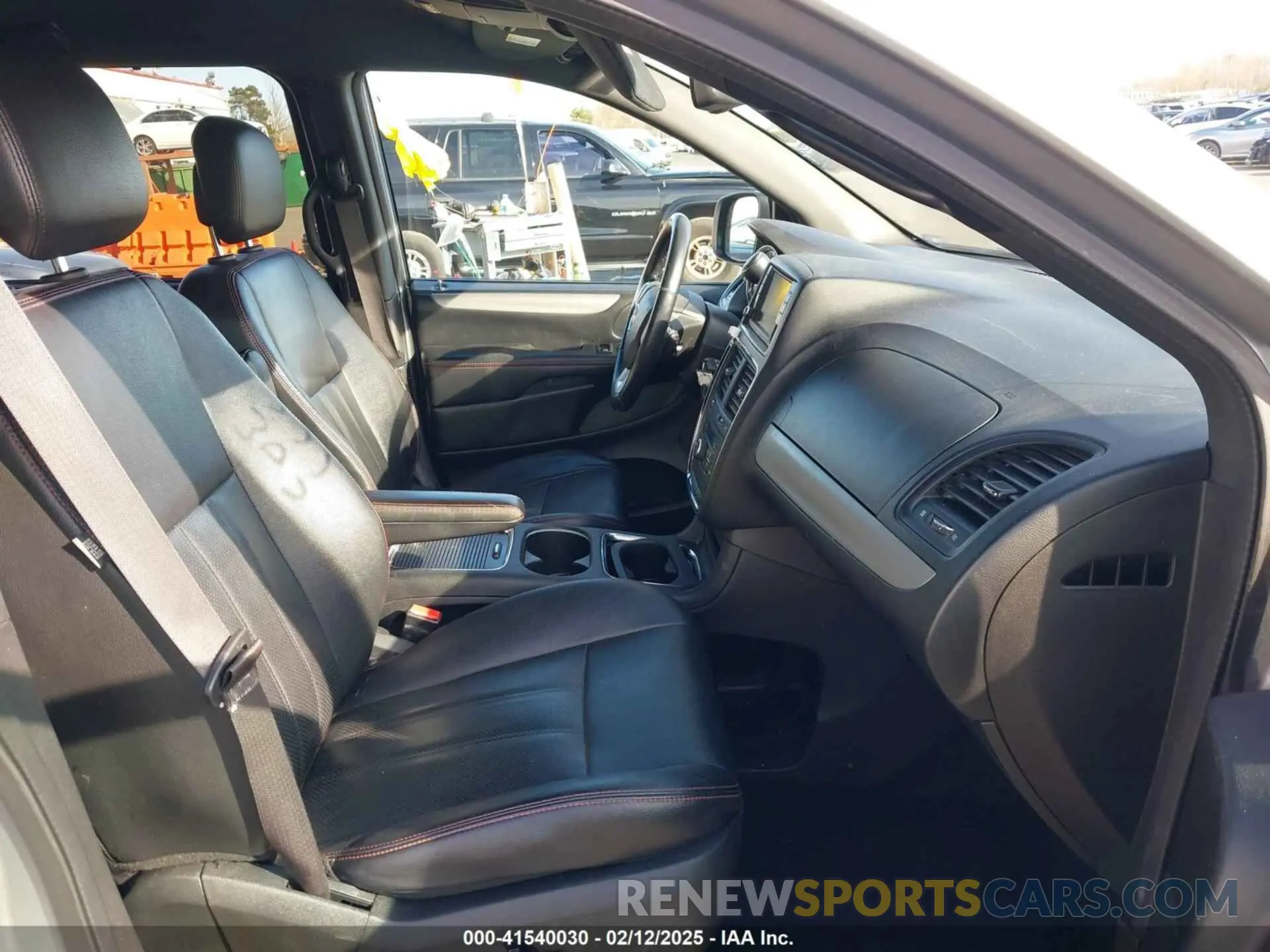 5 fotografías del automóvil dañado 2C4RDGEG1KR647641 DODGE GRAND CARAVAN 2019