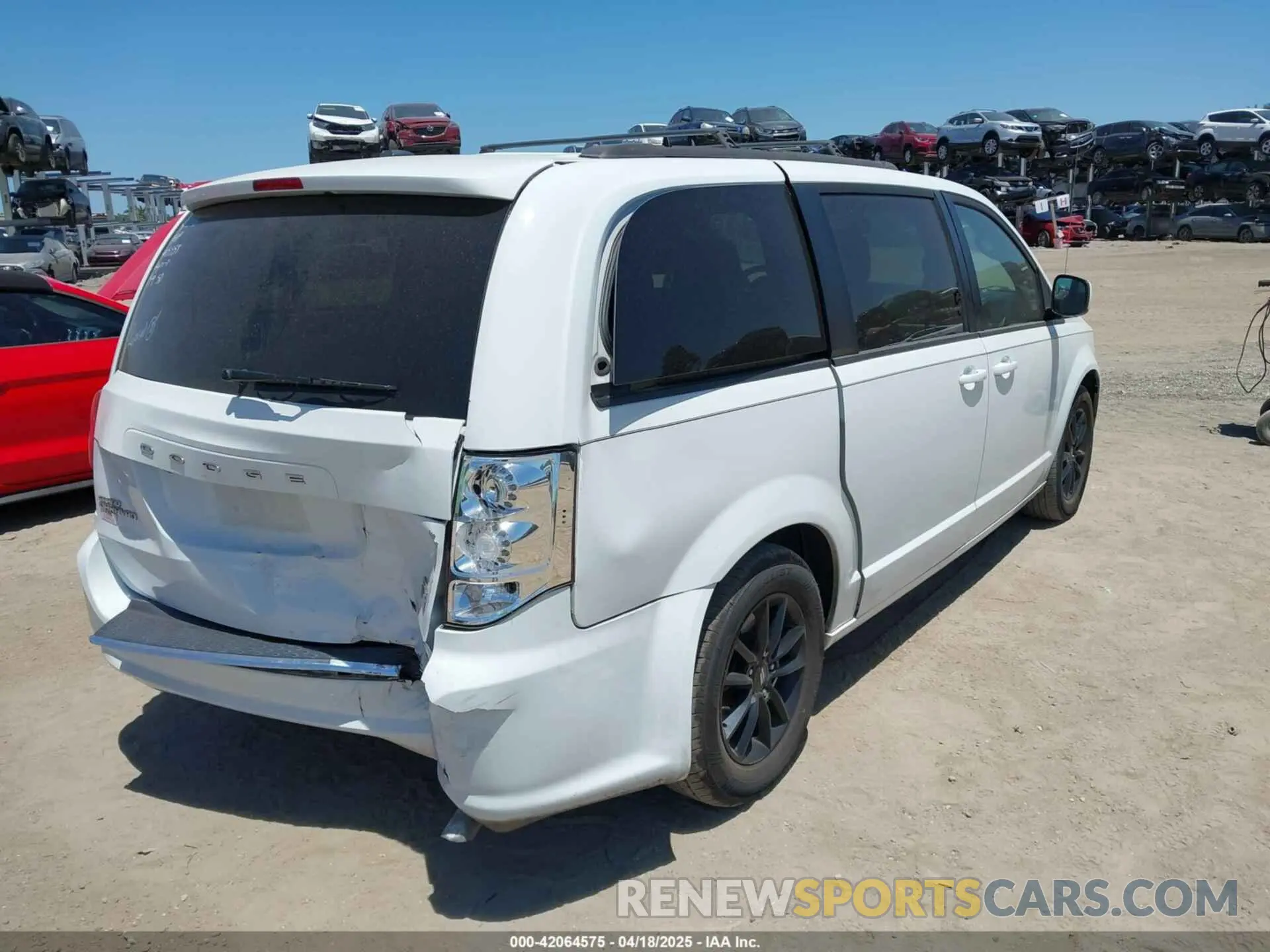 4 fotografías del automóvil dañado 2C4RDGEG1KR739705 DODGE GRAND CARAVAN 2019