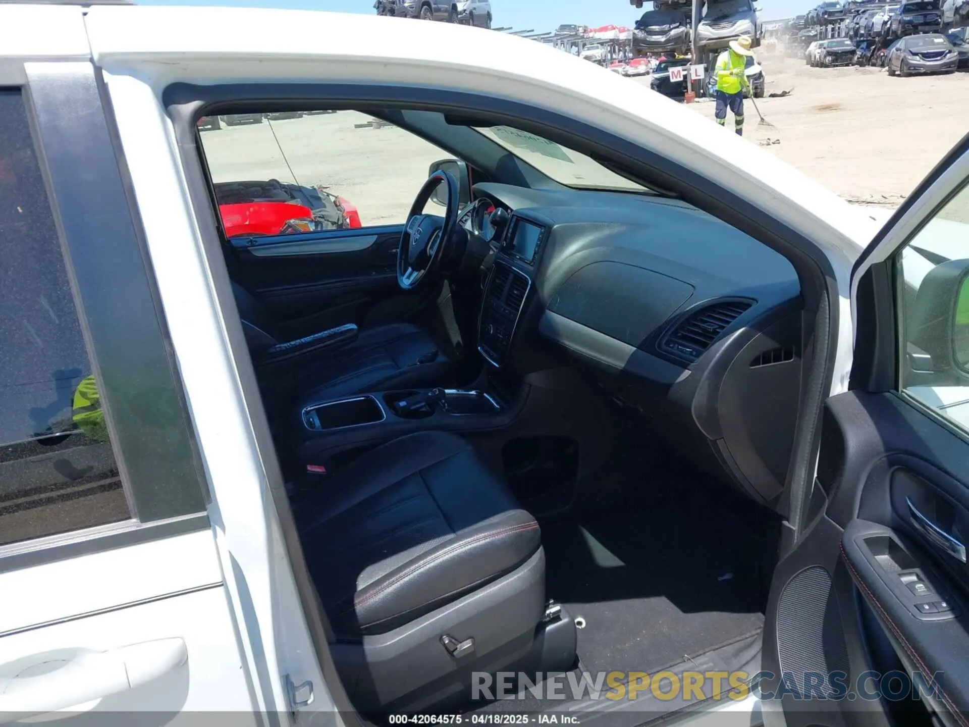 5 fotografías del automóvil dañado 2C4RDGEG1KR739705 DODGE GRAND CARAVAN 2019
