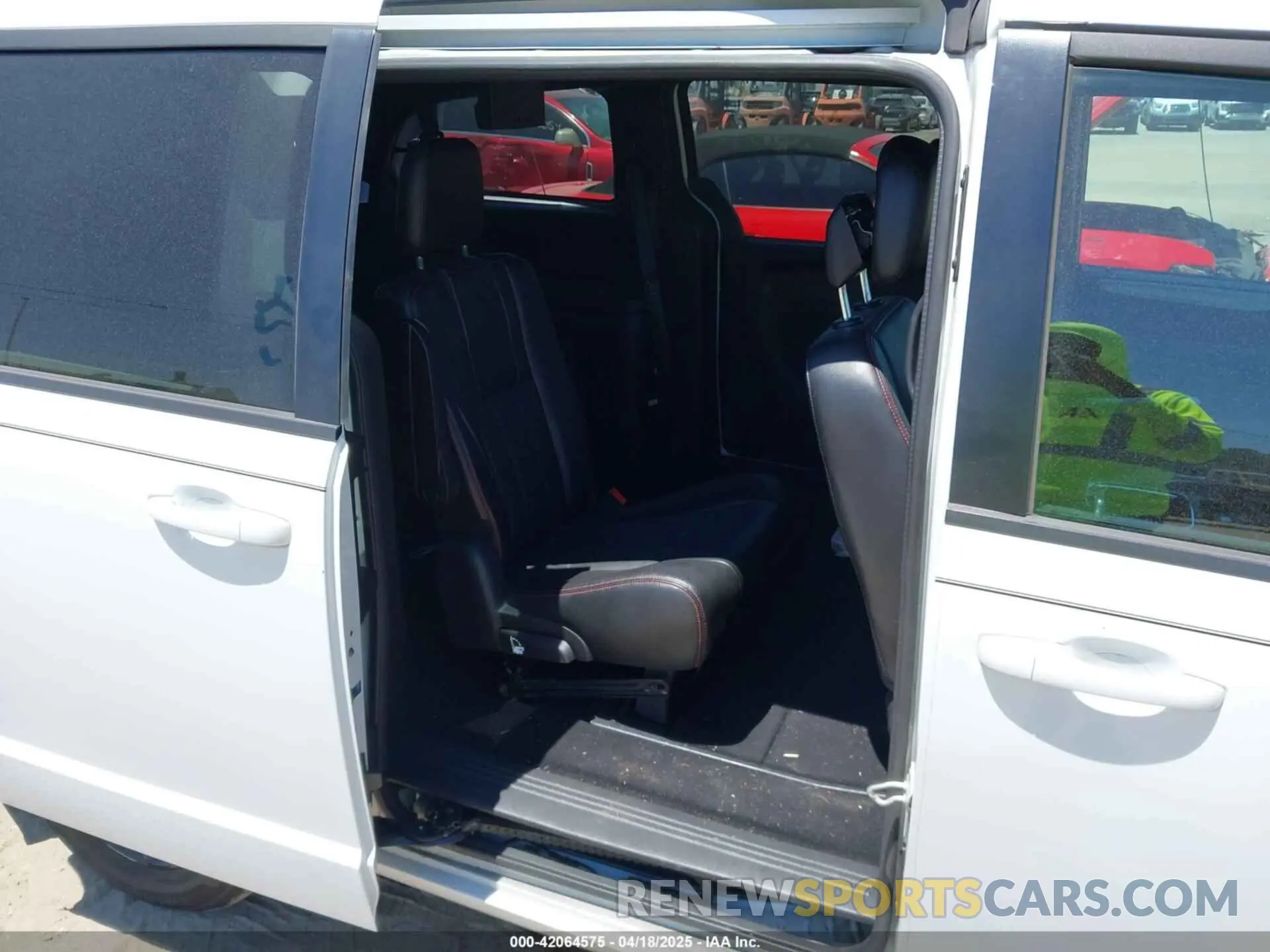 8 fotografías del automóvil dañado 2C4RDGEG1KR739705 DODGE GRAND CARAVAN 2019