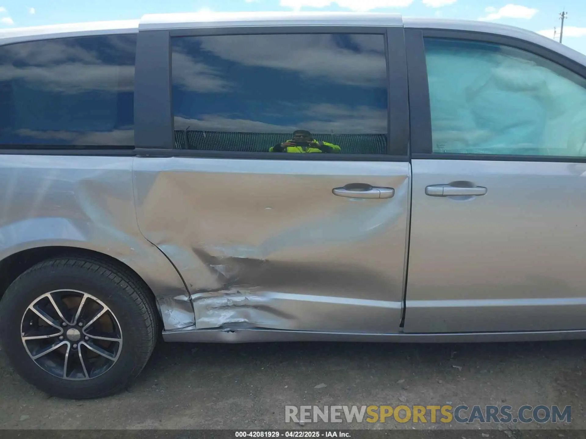6 fotografías del automóvil dañado 2C4RDGEG1KR760764 DODGE GRAND CARAVAN 2019