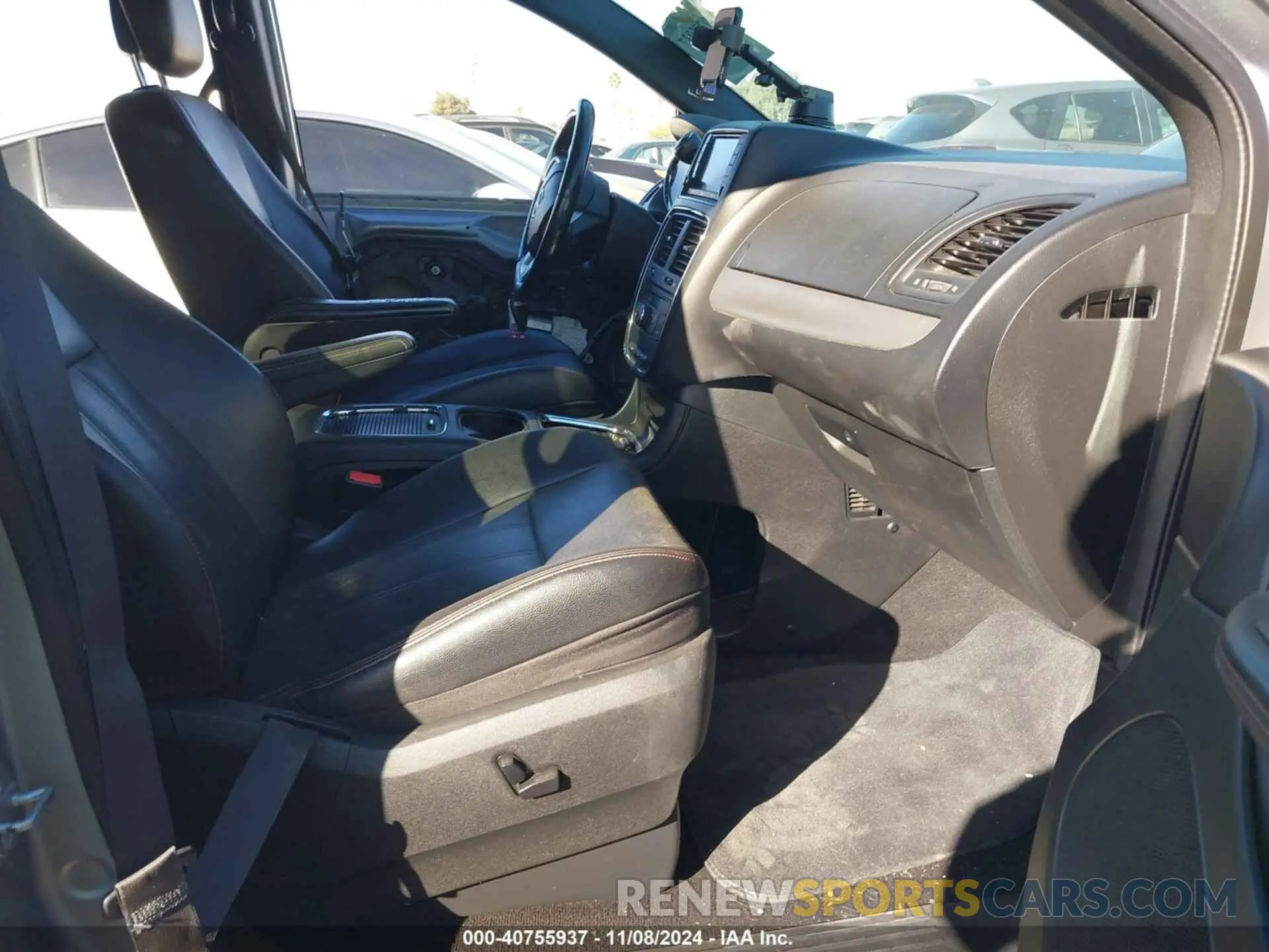 5 fotografías del automóvil dañado 2C4RDGEG1KR784109 DODGE GRAND CARAVAN 2019