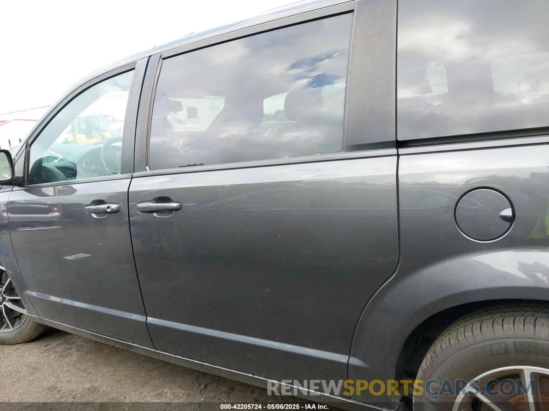 14 fotografías del automóvil dañado 2C4RDGEG2KR520641 DODGE GRAND CARAVAN 2019